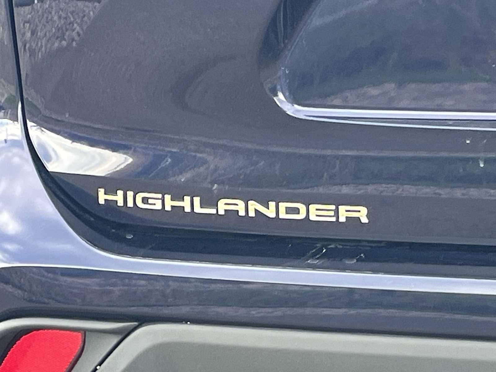 Thumbnail: 2023 Toyota Highlander - 7