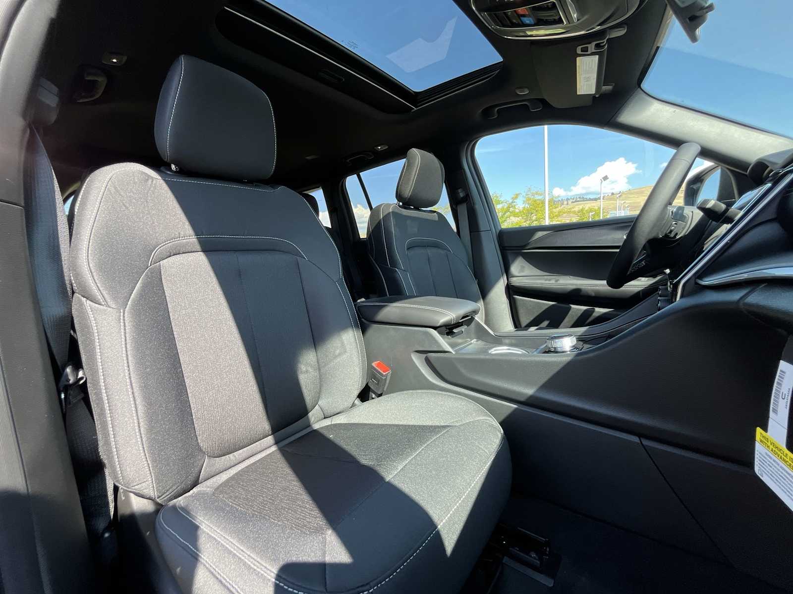 Thumbnail: 2025 Jeep Grand Cherokee - 14