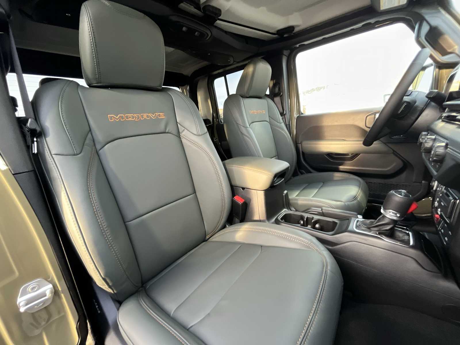 Thumbnail: 2026 Jeep Gladiator - 14