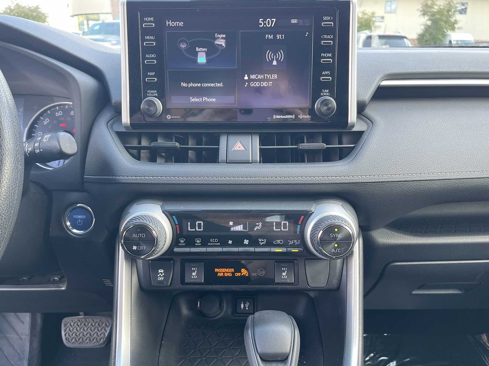 Thumbnail: 2019 Toyota RAV4 - 16