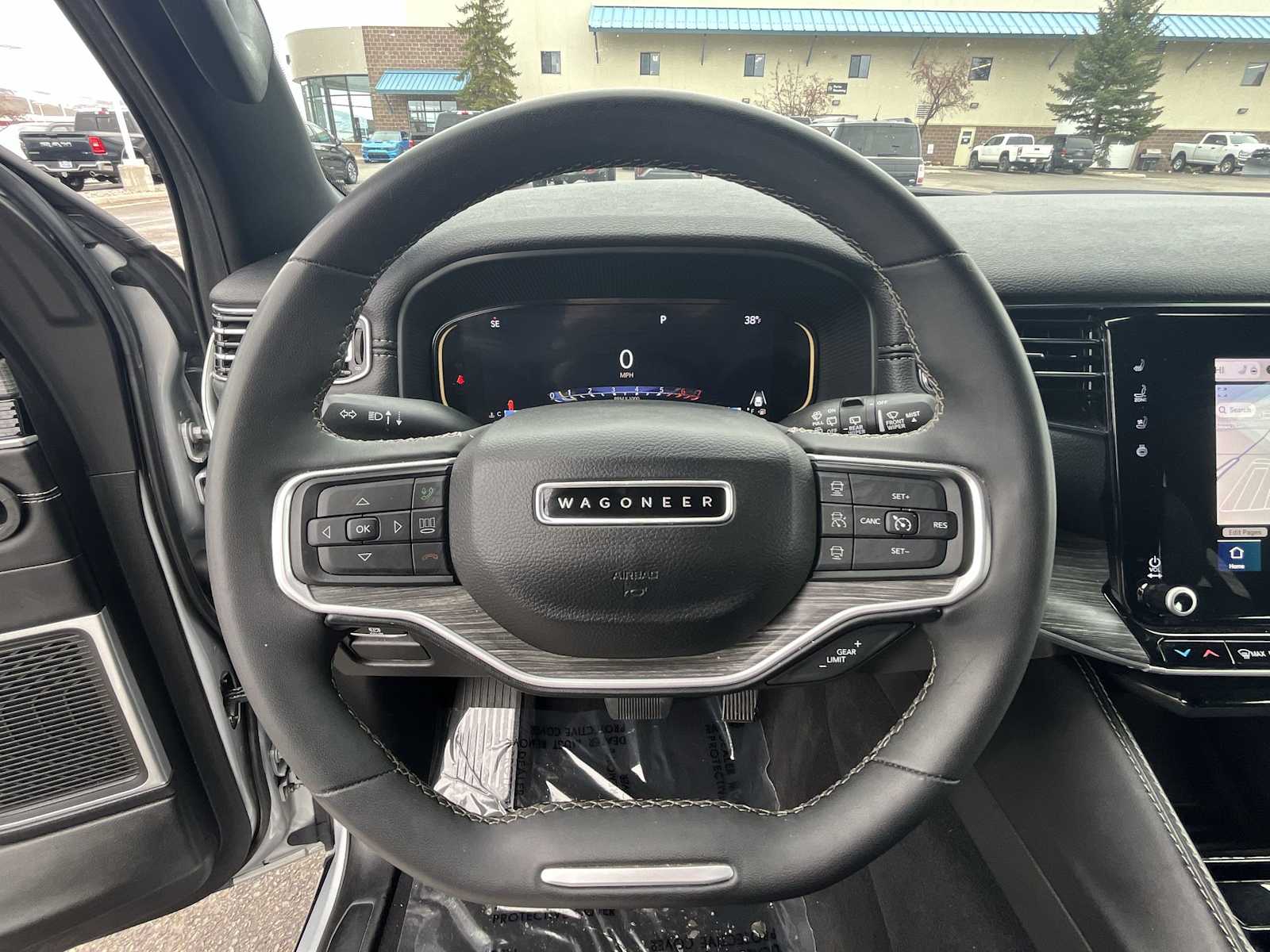 Thumbnail: 2023 Jeep Wagoneer - 15