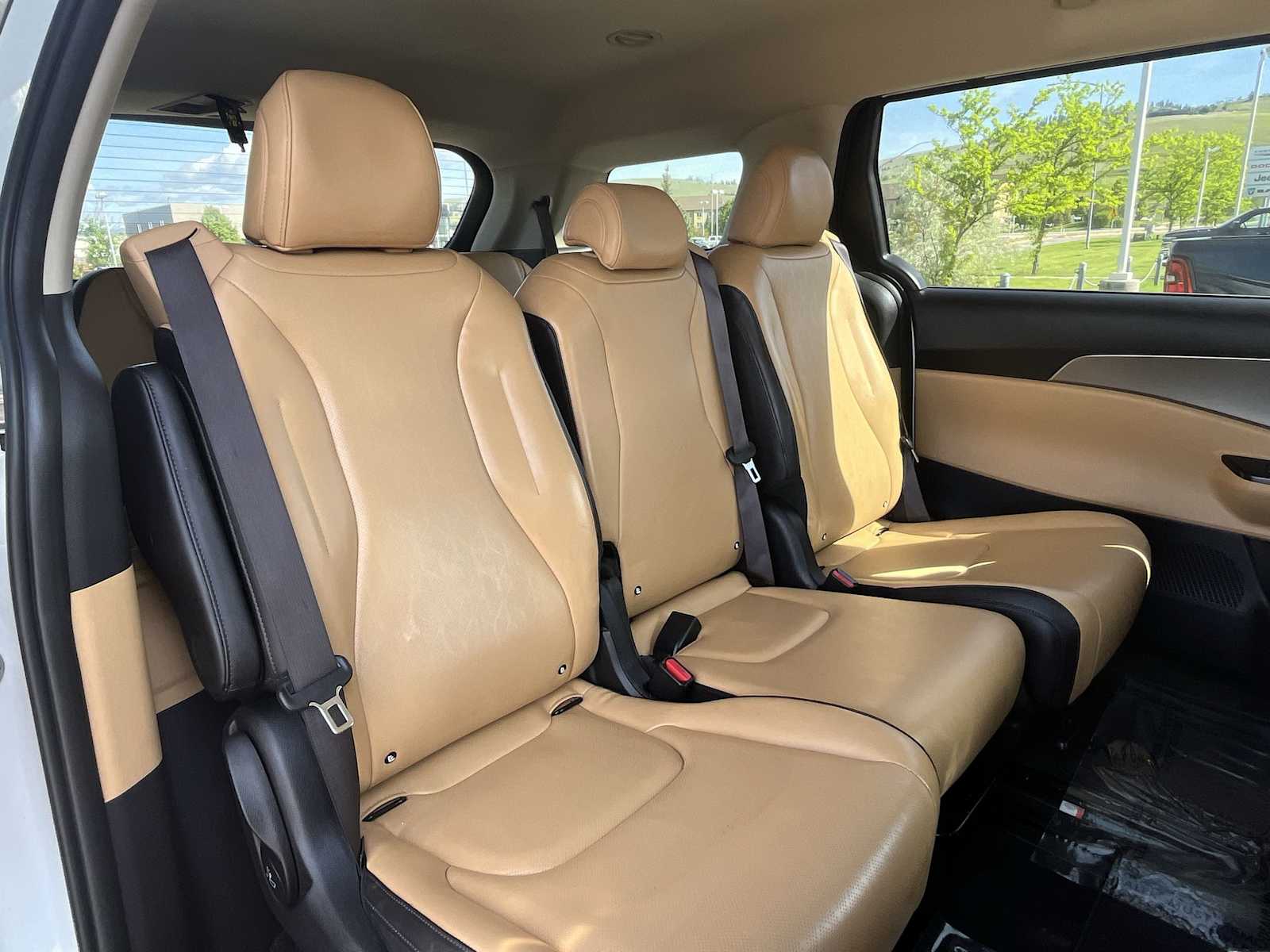 2022 Kia Carnival LXS 13