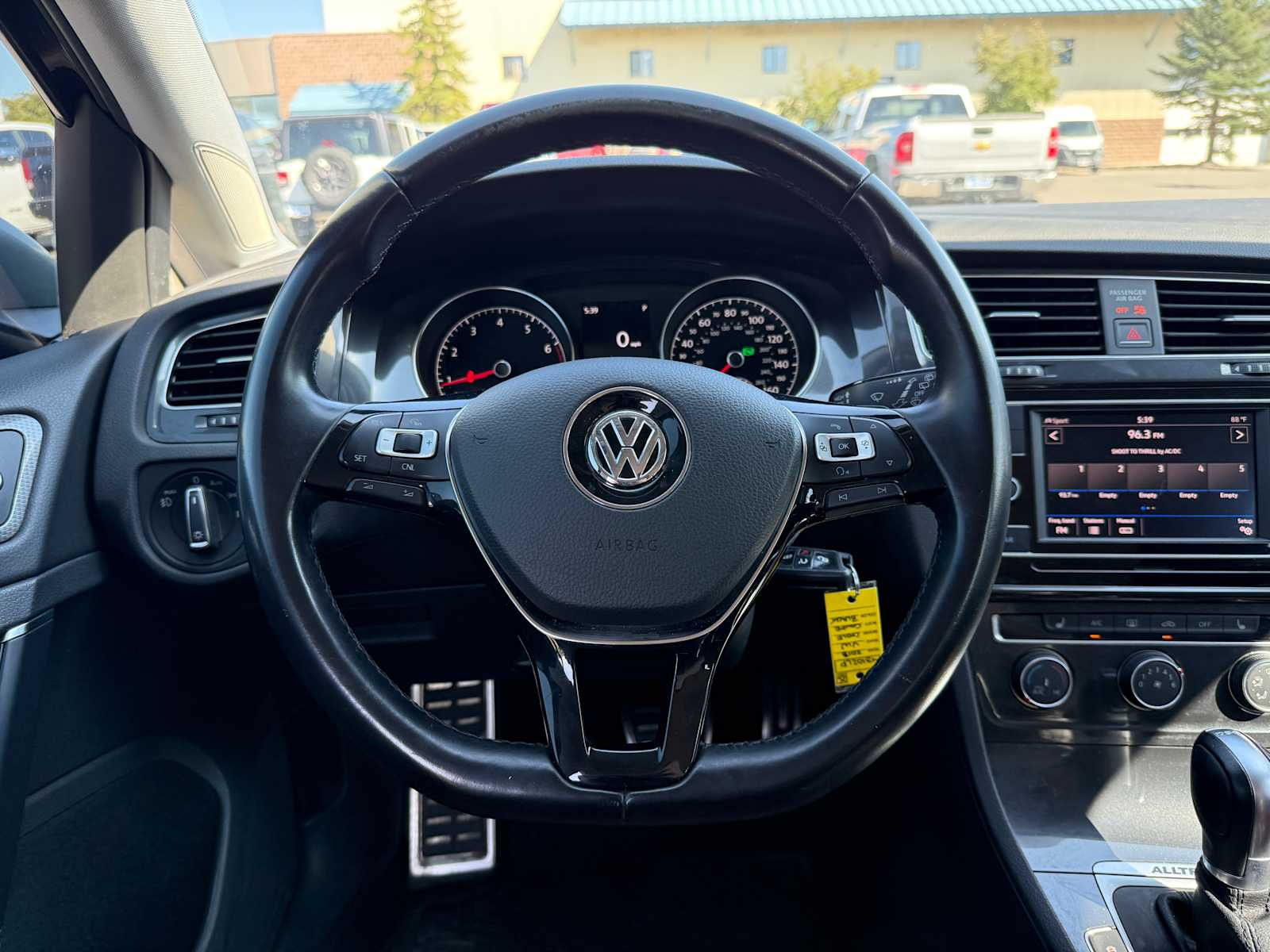 Thumbnail: 2018 Volkswagen Golf - 15