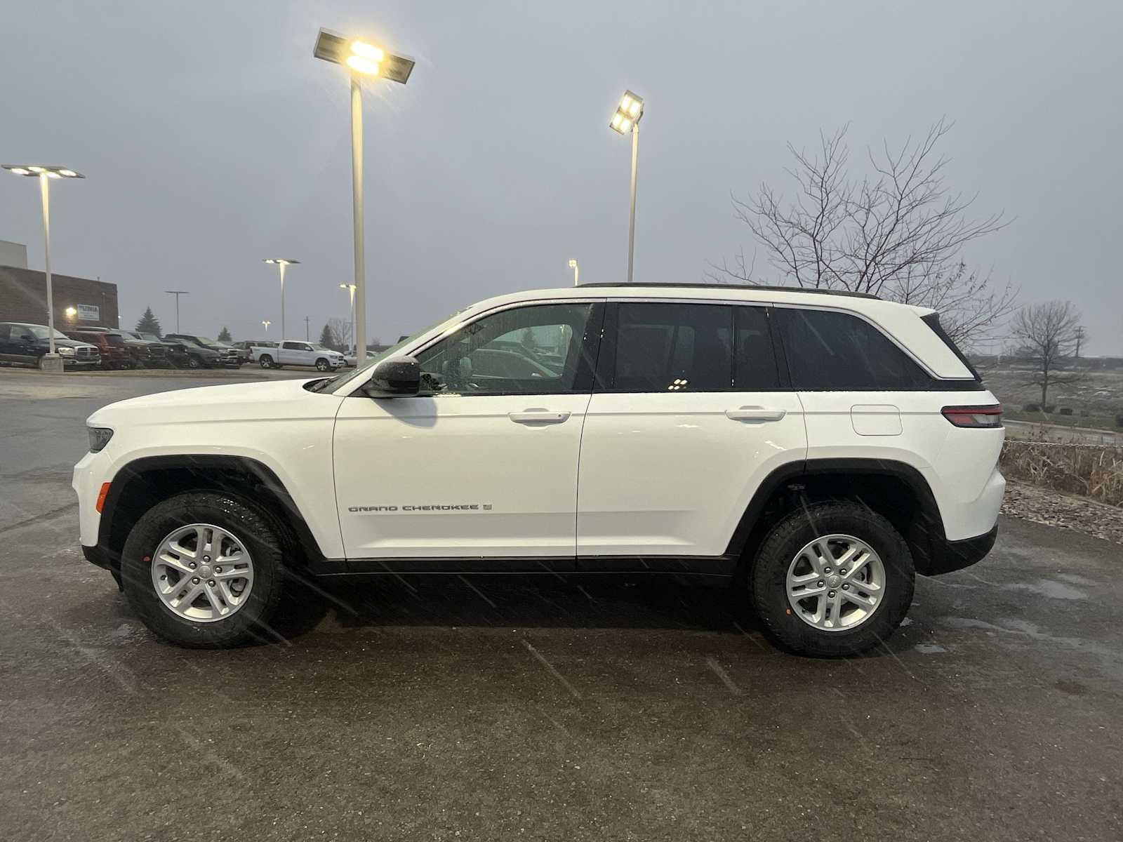 Thumbnail: 2025 Jeep Grand Cherokee - 3