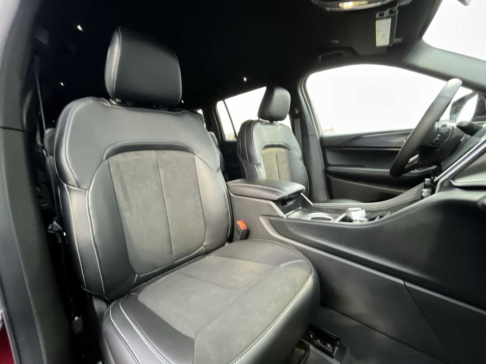 Thumbnail: 2025 Jeep Grand Cherokee - 14