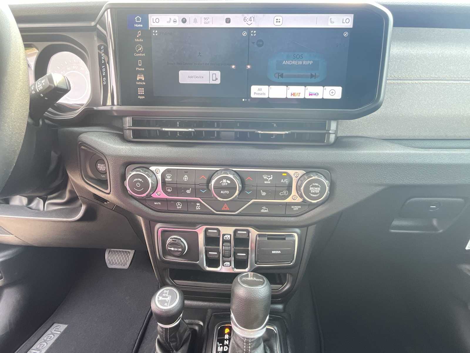 Thumbnail: 2025 Jeep Gladiator - 16