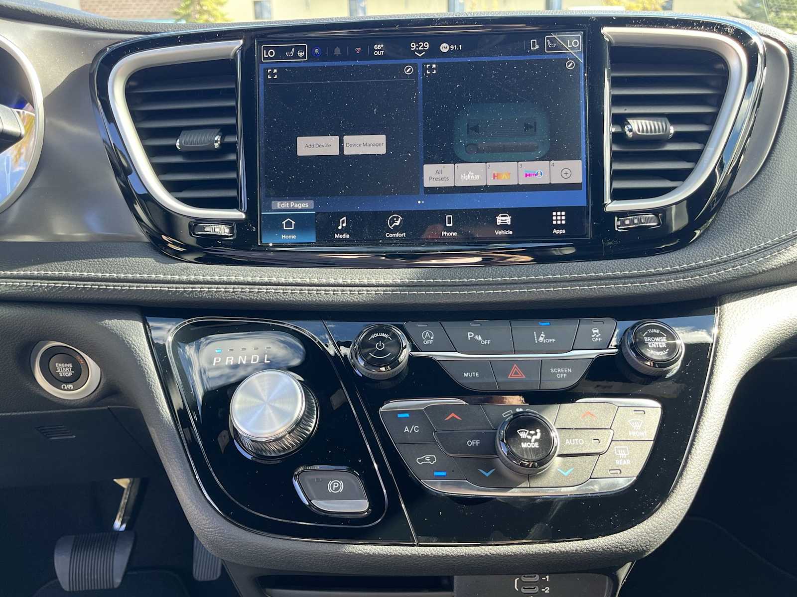 Thumbnail: 2026 Chrysler Pacifica - 16