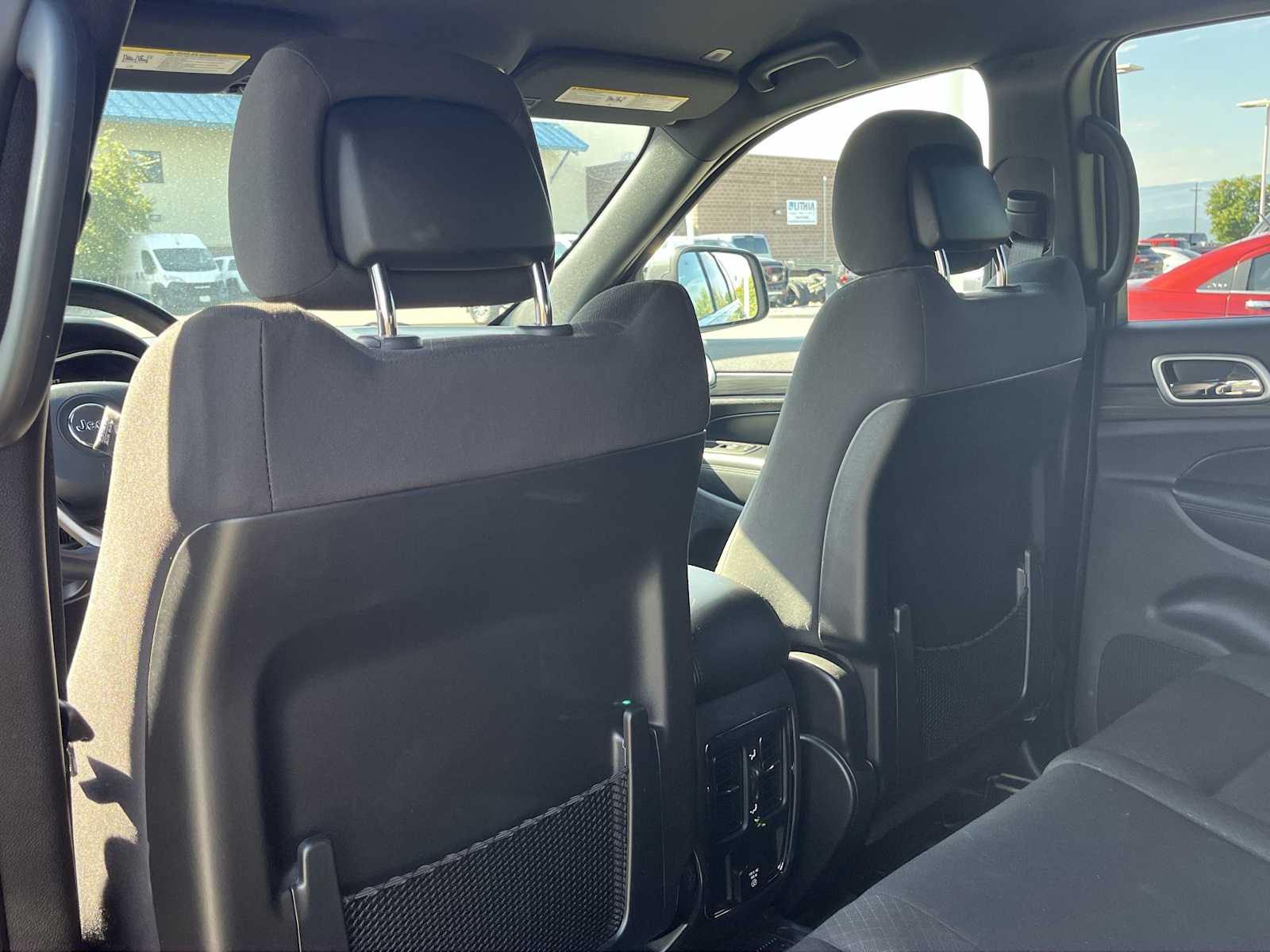 Thumbnail: 2020 Jeep Grand Cherokee - 12