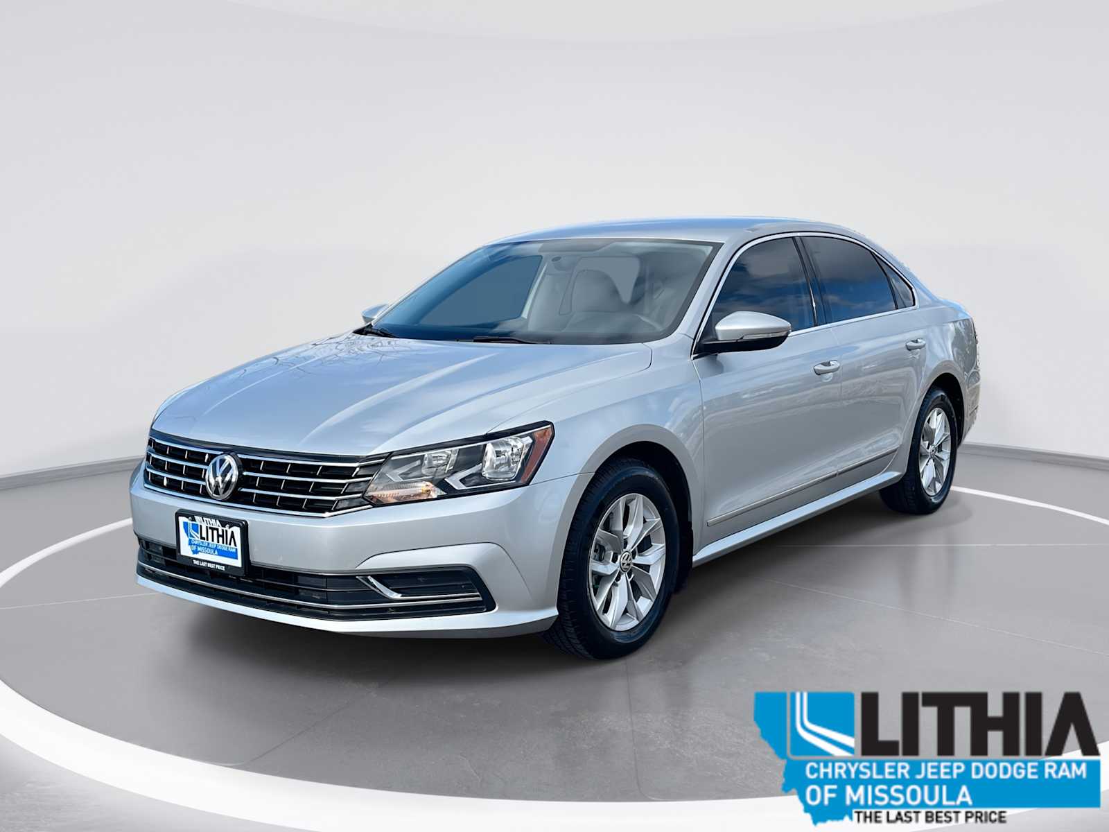 Thumbnail: 2017 Volkswagen Passat - 1