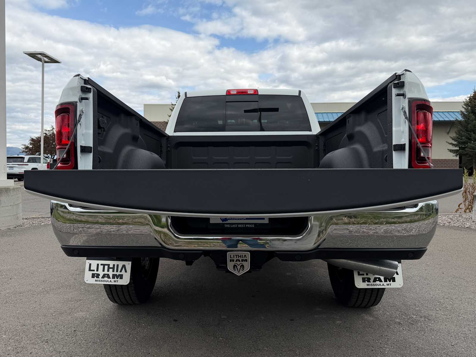 Thumbnail: 2026 RAM 3500 - 9