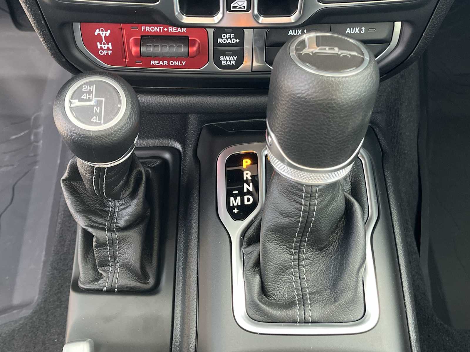 Thumbnail: 2025 Jeep Gladiator - 17