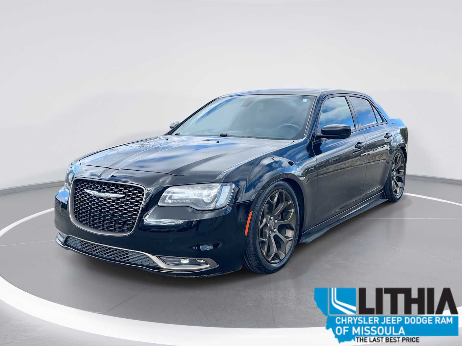 Thumbnail: 2017 Chrysler 300 - 1