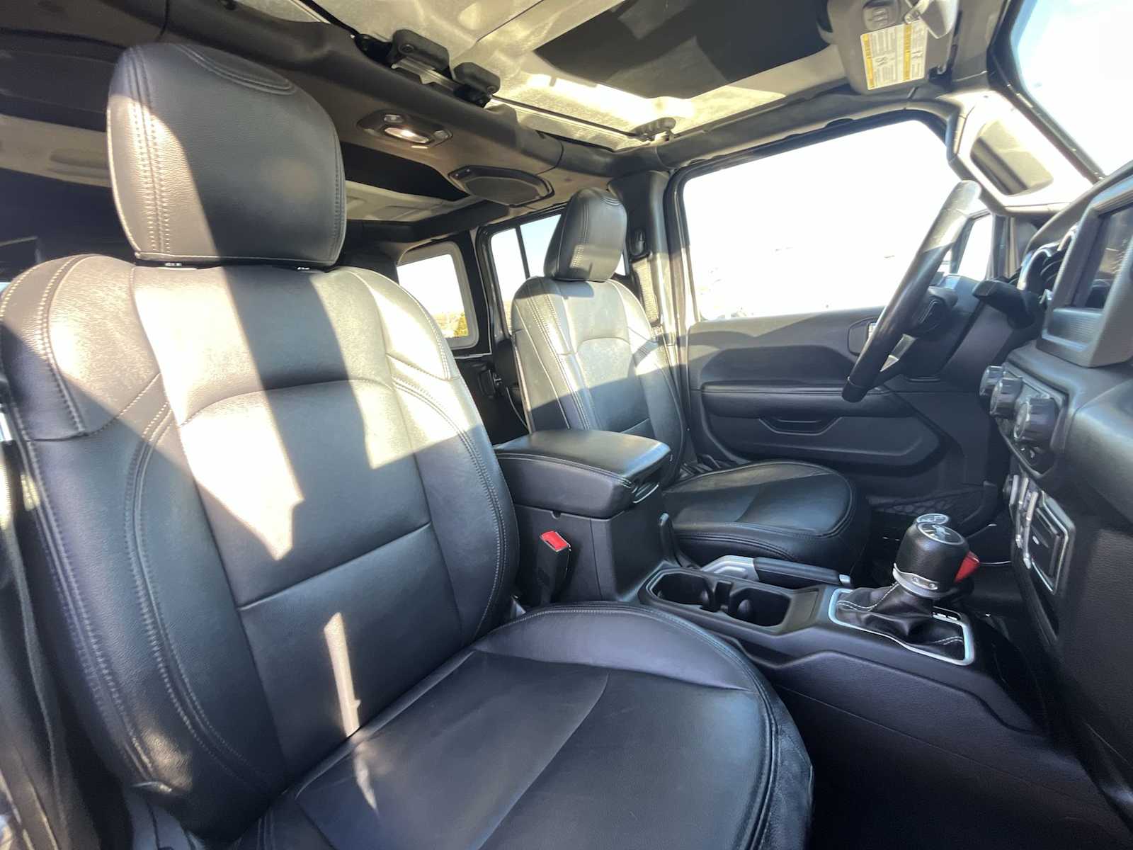 Thumbnail: 2018 Jeep Wrangler - 14