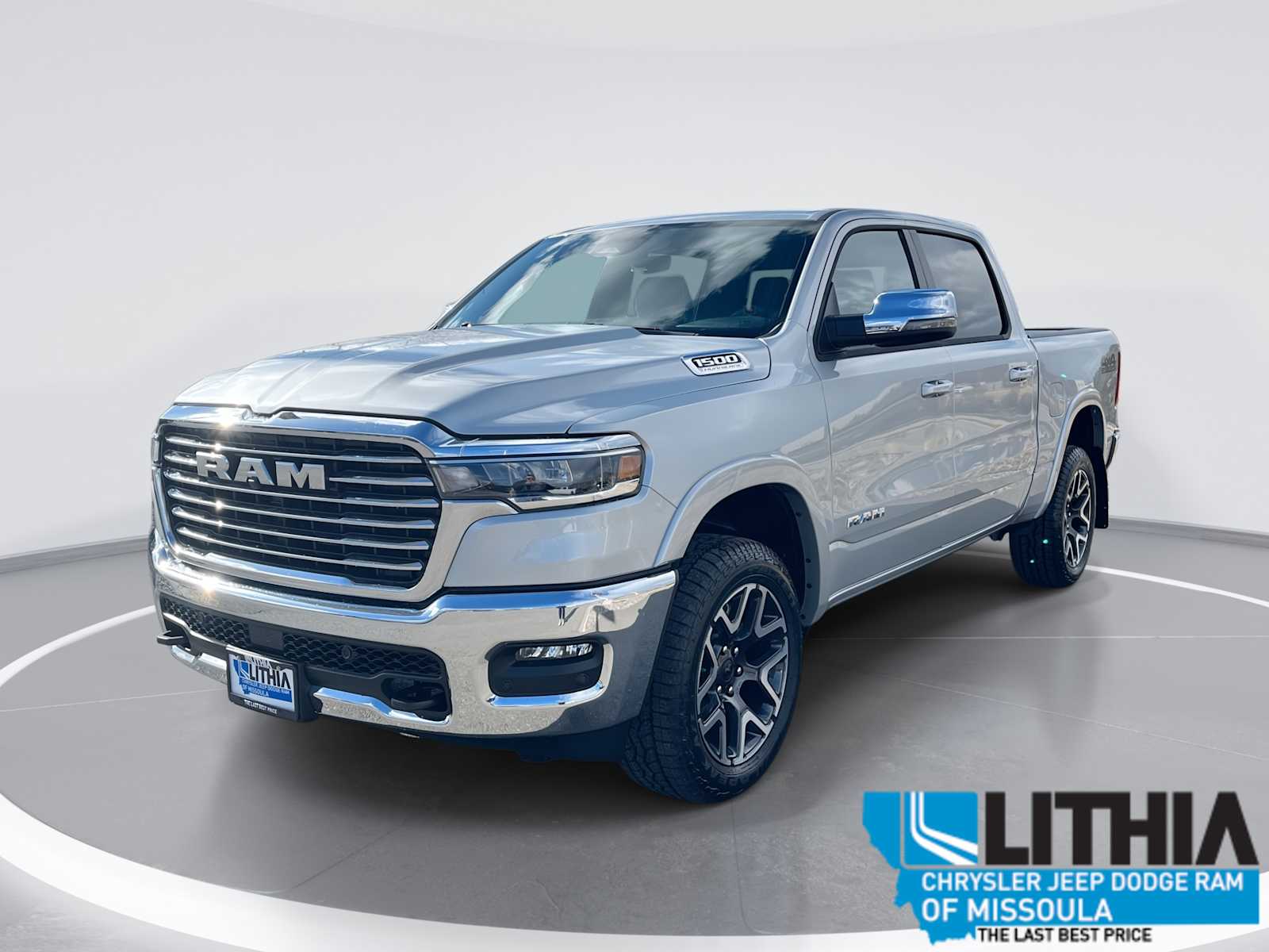 2026 RAM 1500 Laramie 4x4 Crew Cab 5'7's photo