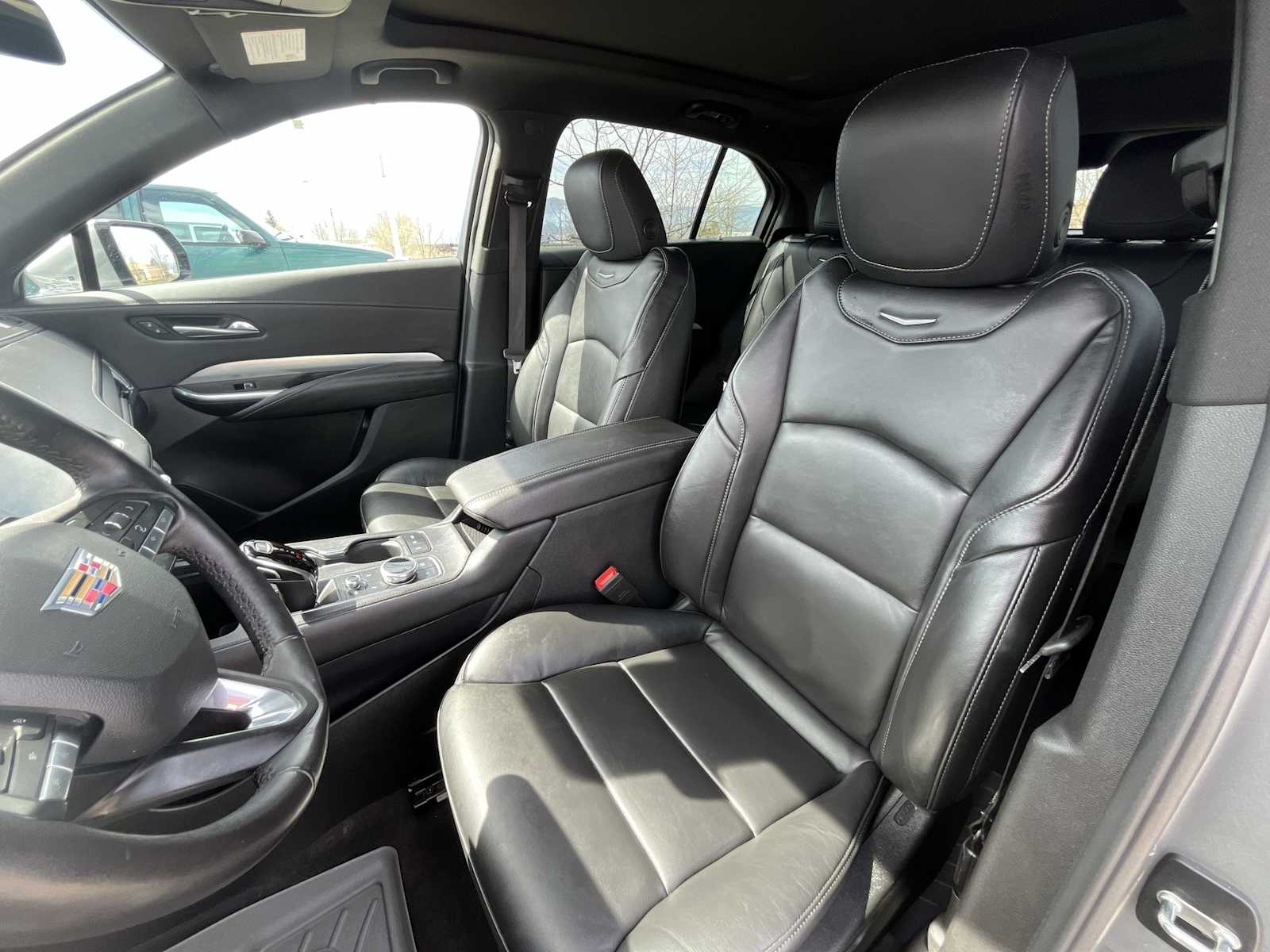 Thumbnail: 2023 Cadillac XT4 - 10