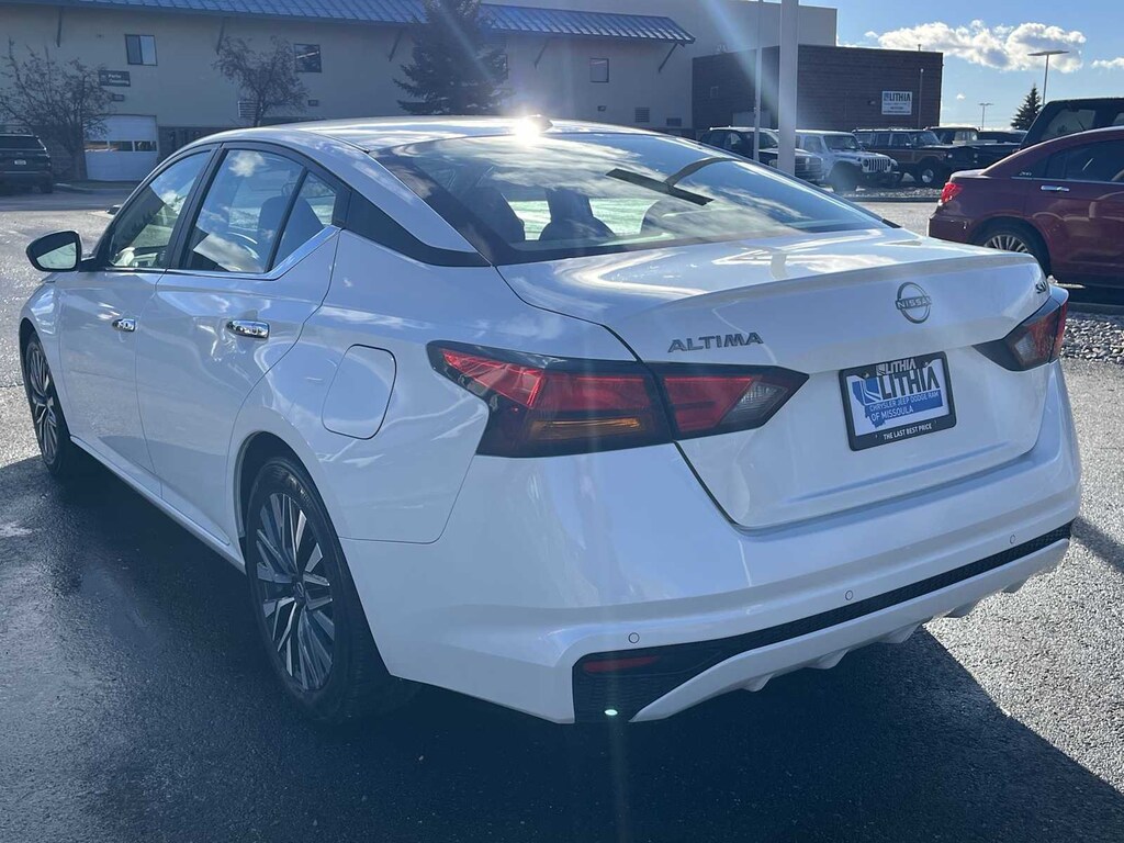 Used 2024 Nissan Altima 2.5 SV Sedan