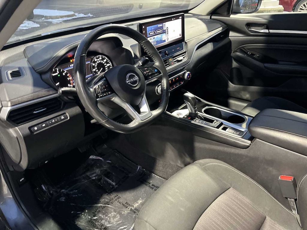 Used 2023 Nissan Altima 2.5 SV Sedan