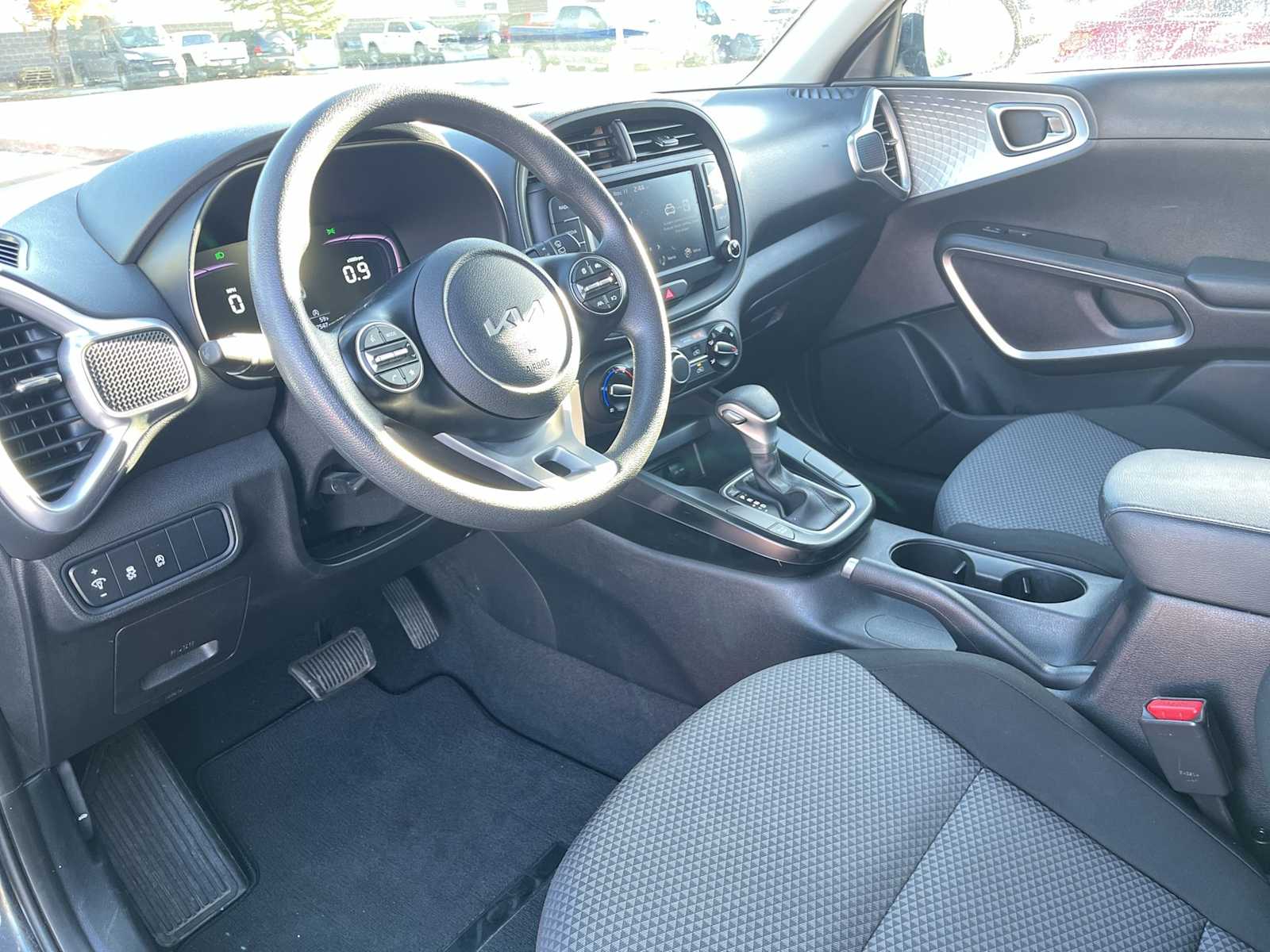 2023 Kia Soul LX photo 2