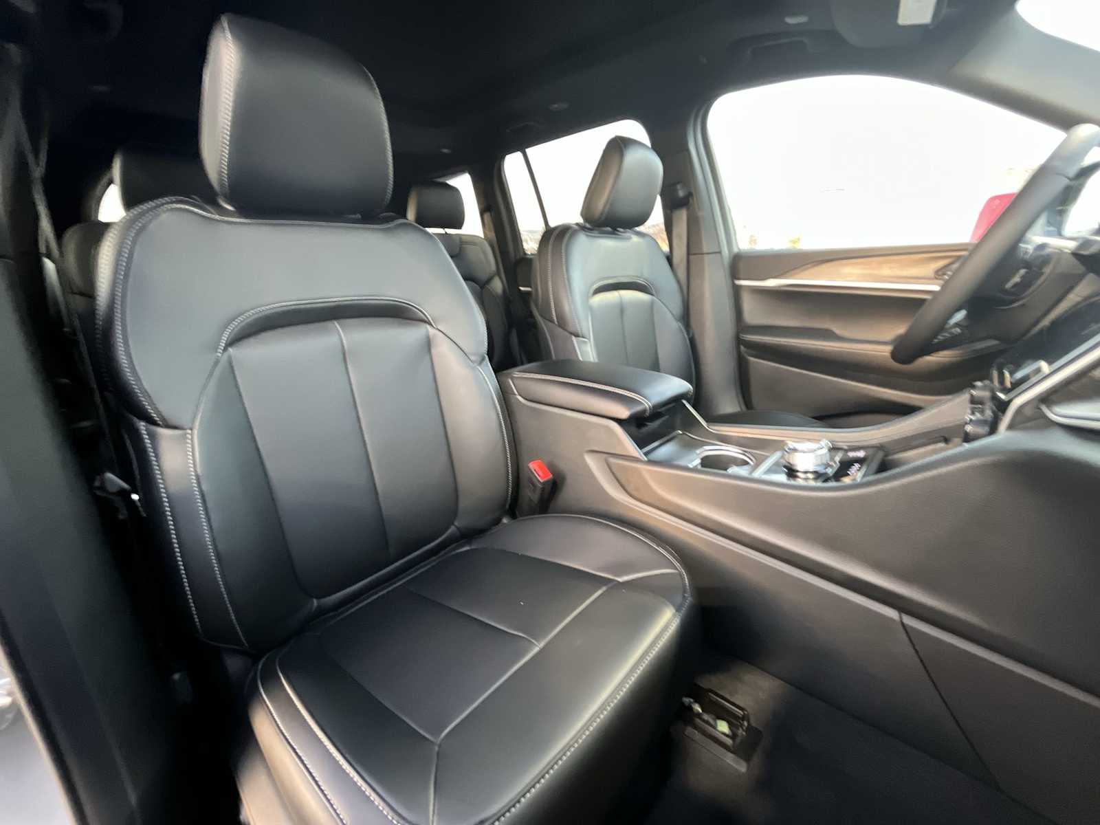 Thumbnail: 2025 Jeep Grand Cherokee - 14