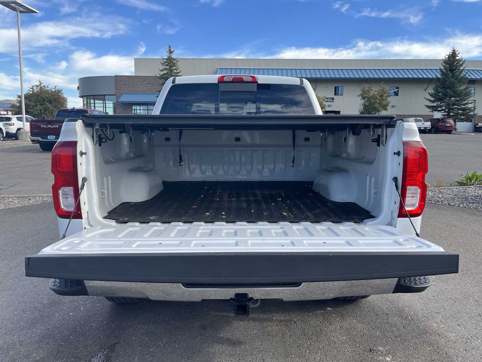 Thumbnail: 2018 Chevrolet Silverado 1500 - 19