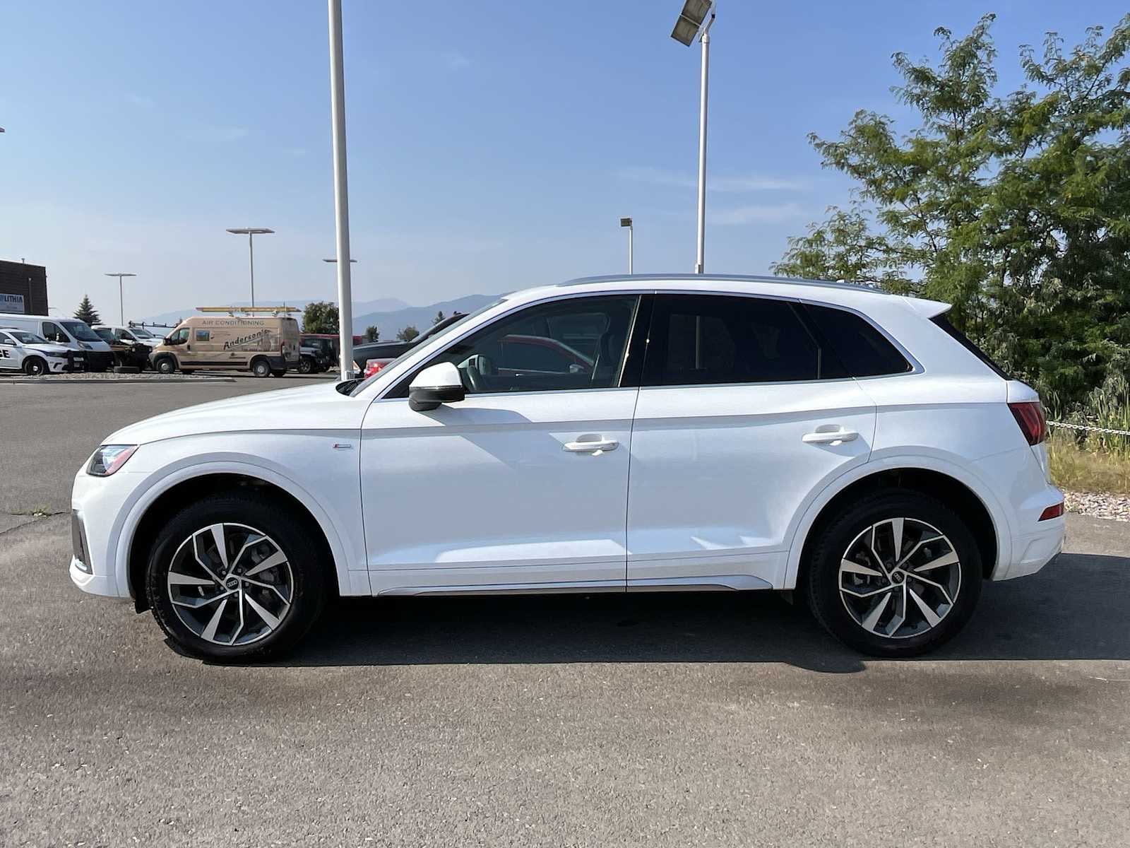 Thumbnail: 2023 Audi Q5 - 3