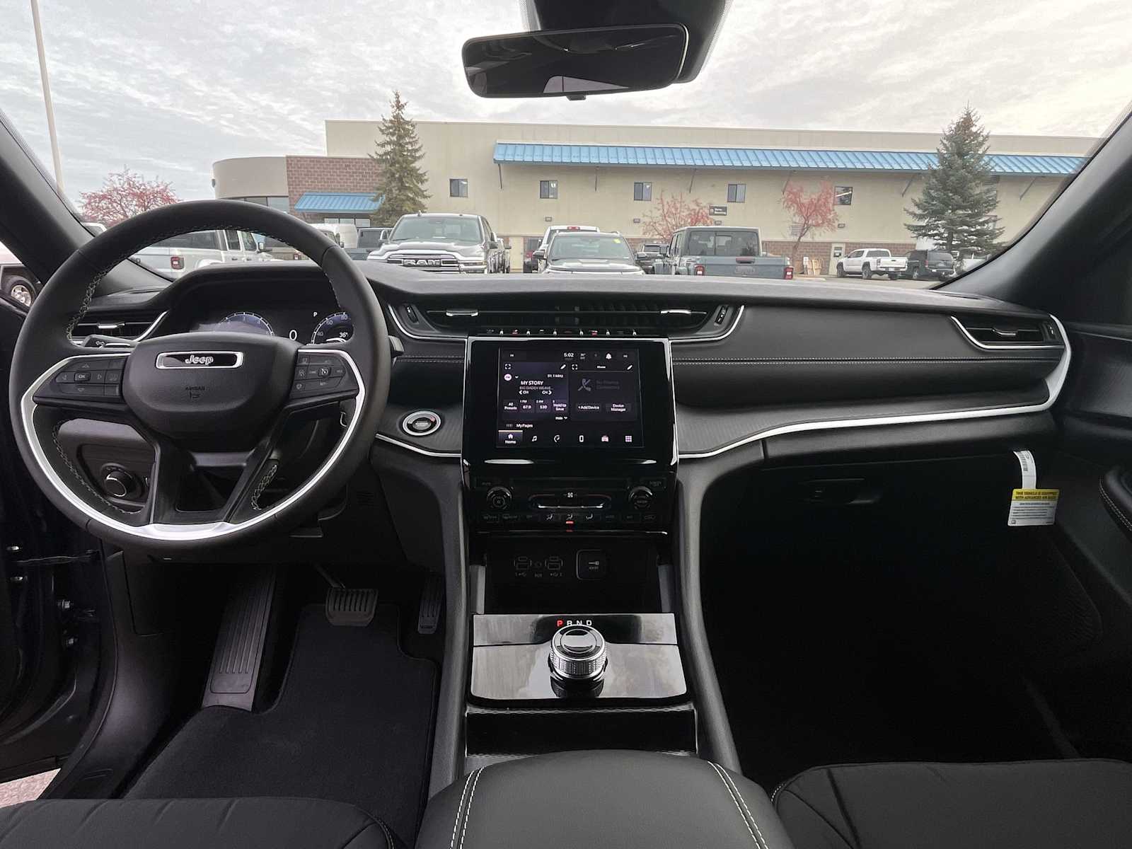 Thumbnail: 2025 Jeep Grand Cherokee - 10