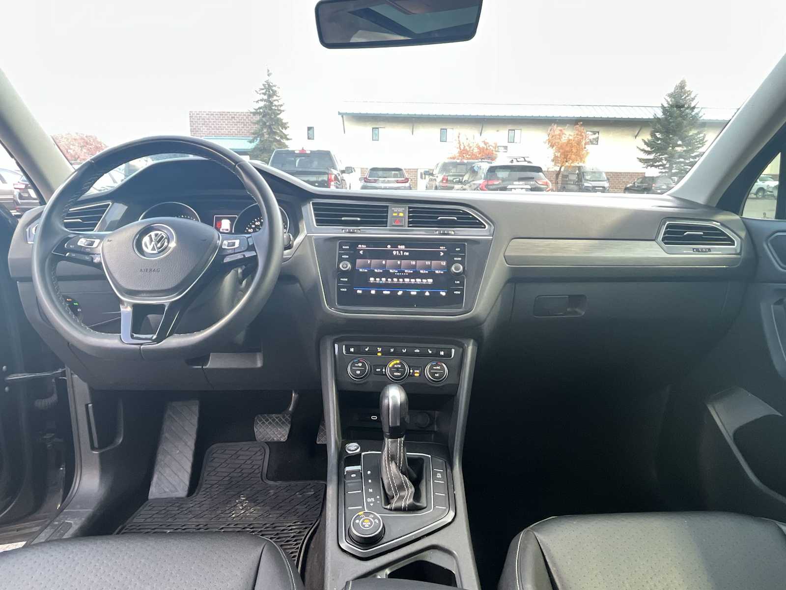 Thumbnail: 2021 Volkswagen Tiguan - 10