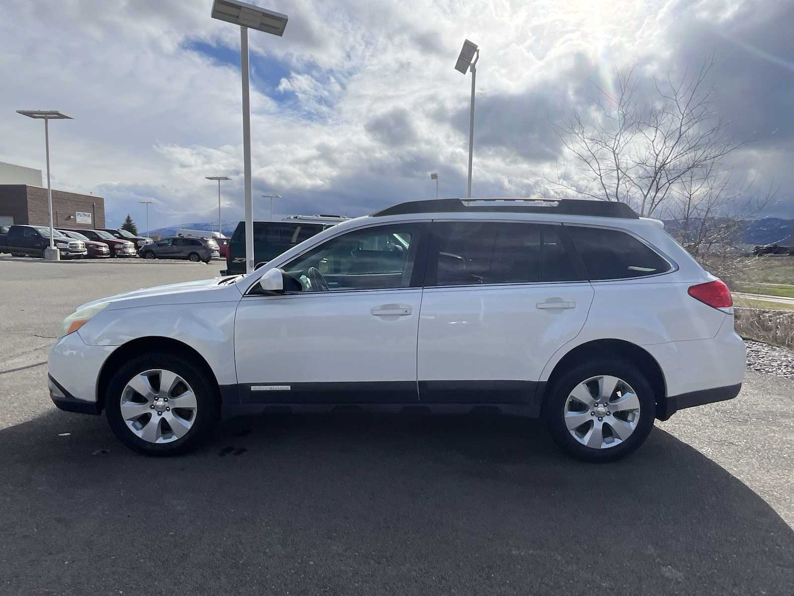 Thumbnail: 2010 Subaru Outback - 3