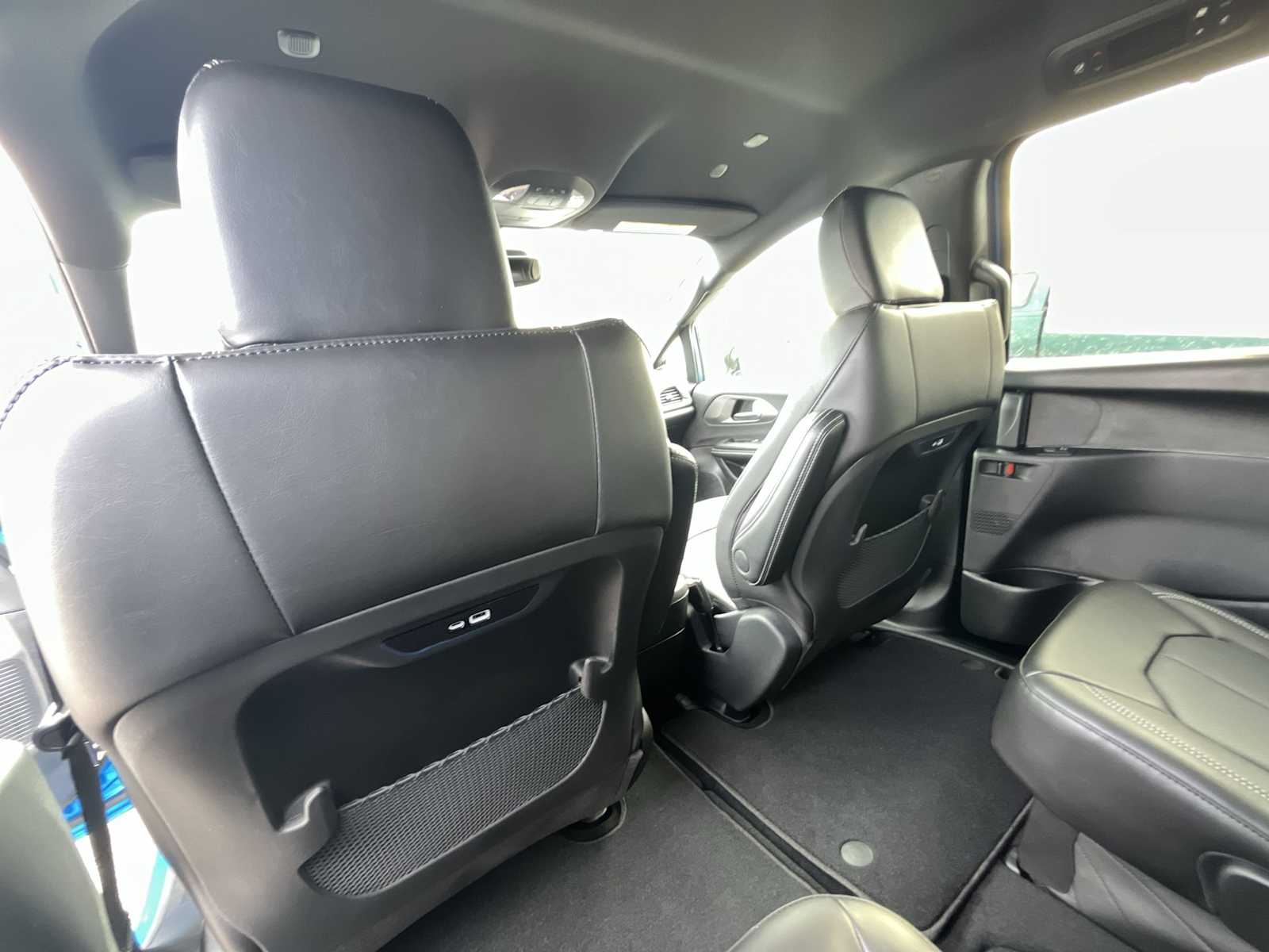 Thumbnail: 2026 Chrysler Pacifica - 12