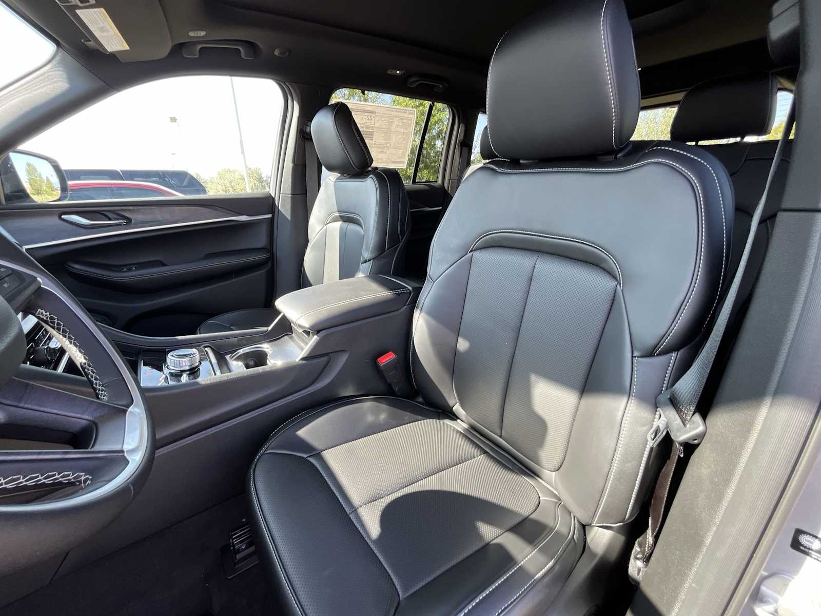 Thumbnail: 2025 Jeep Grand Cherokee - 11