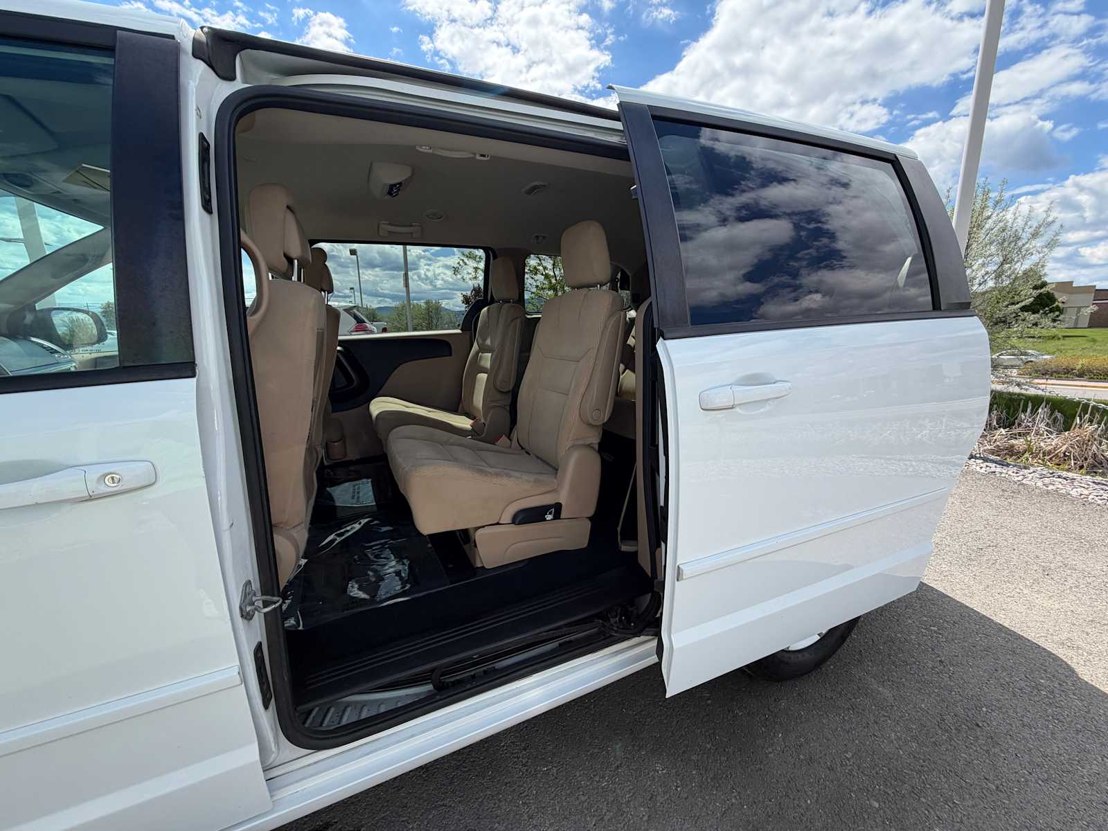 Thumbnail: 2016 Dodge Grand Caravan - 24