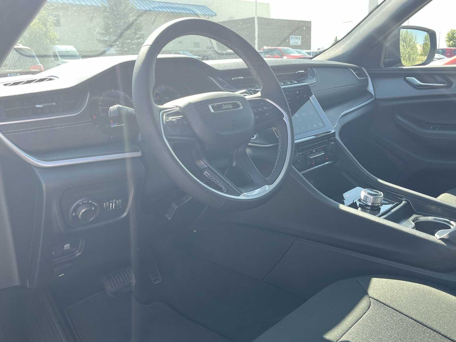 Thumbnail: 2025 Jeep Grand Cherokee - 2