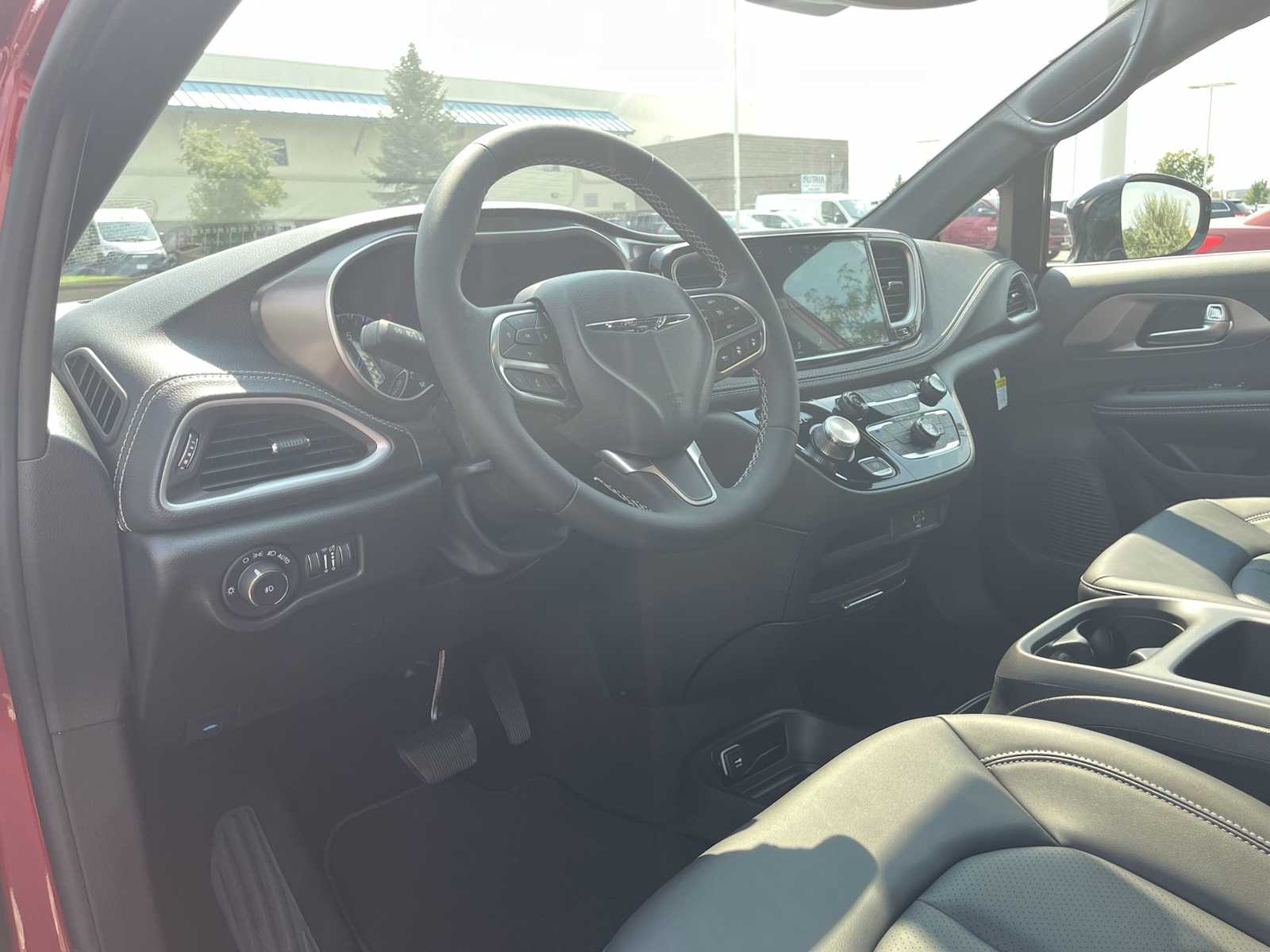 Thumbnail: 2026 Chrysler Pacifica - 2