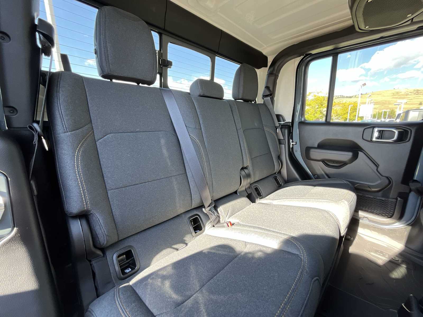 Thumbnail: 2025 Jeep Gladiator - 13