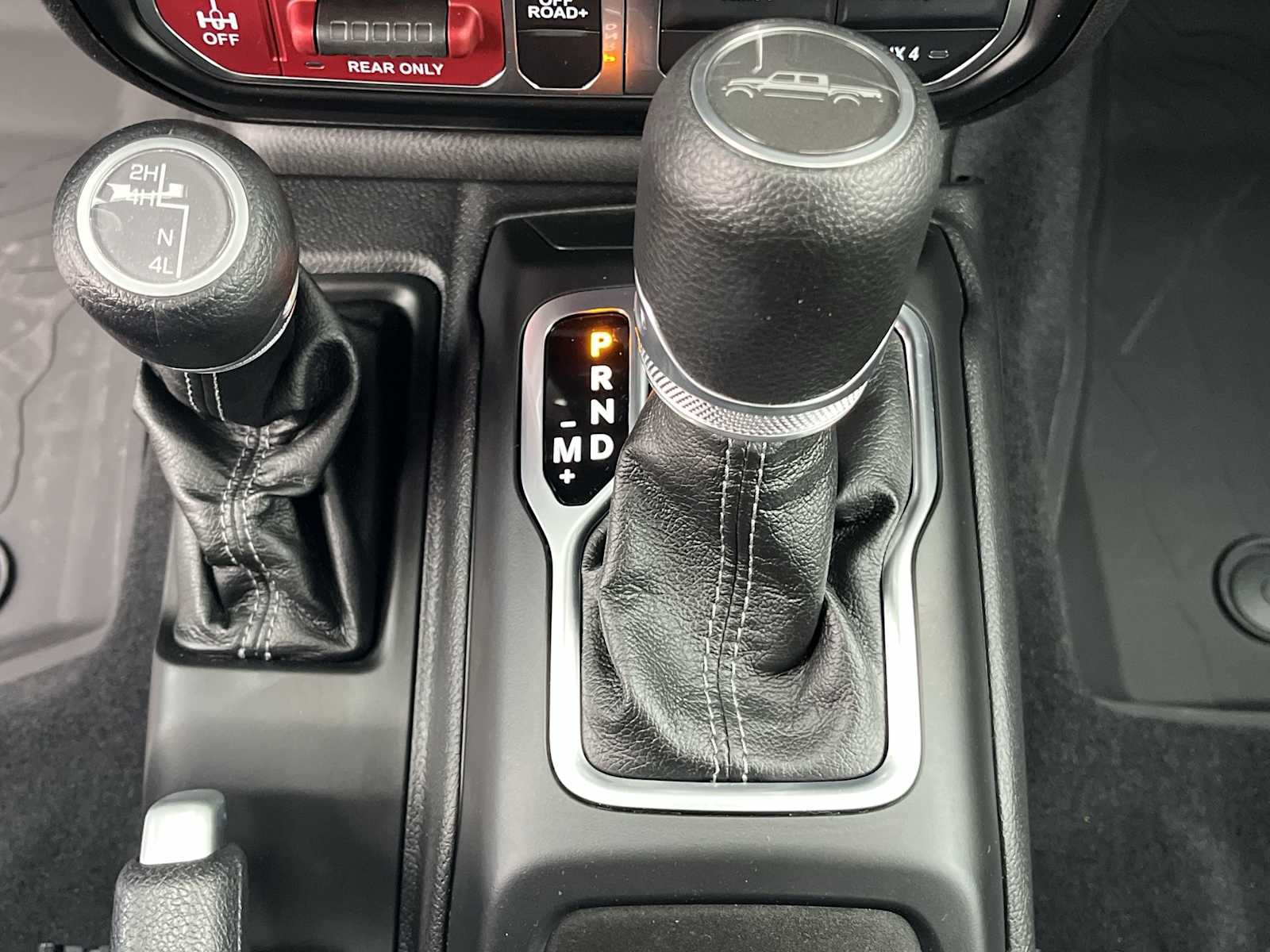 Thumbnail: 2025 Jeep Gladiator - 17