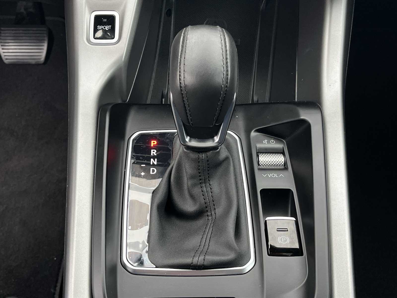 Thumbnail: 2024 Dodge Hornet - 17