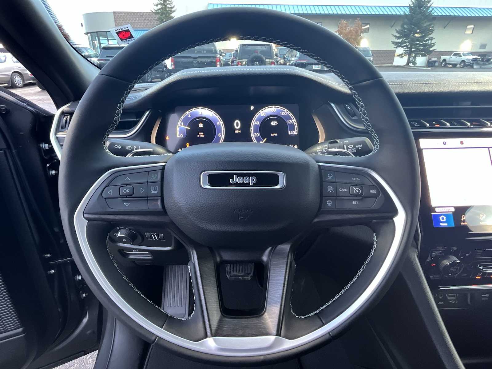 Thumbnail: 2025 Jeep Grand Cherokee - 15