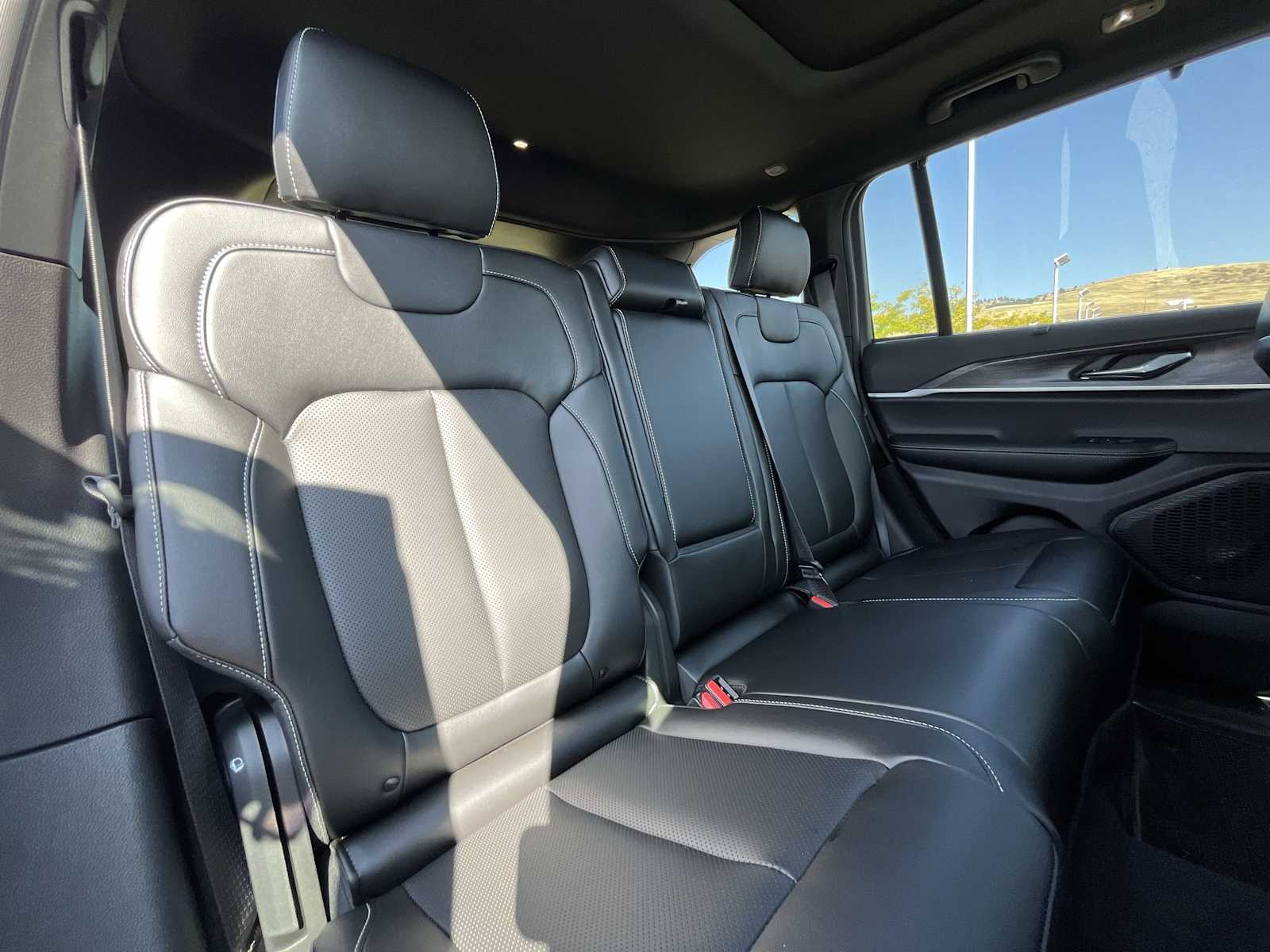 Thumbnail: 2025 Jeep Grand Cherokee - 13