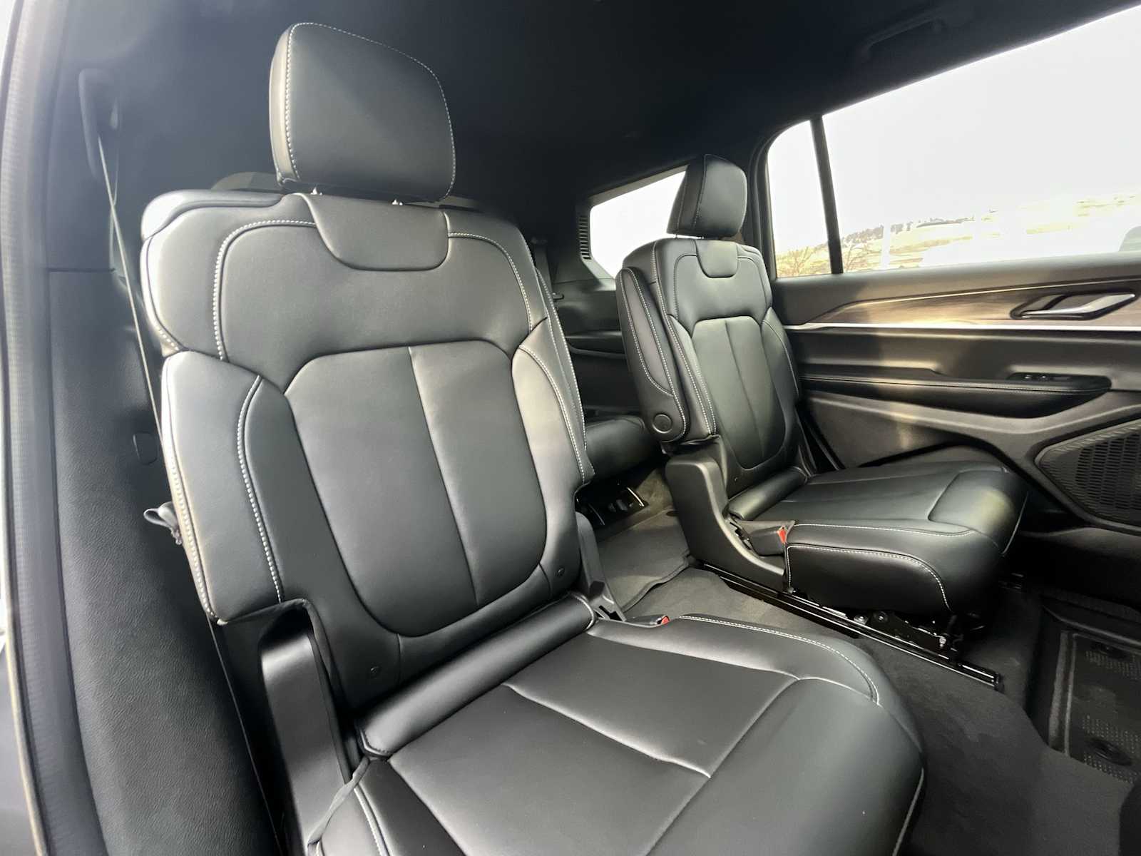 Thumbnail: 2025 Jeep Grand Cherokee - 13