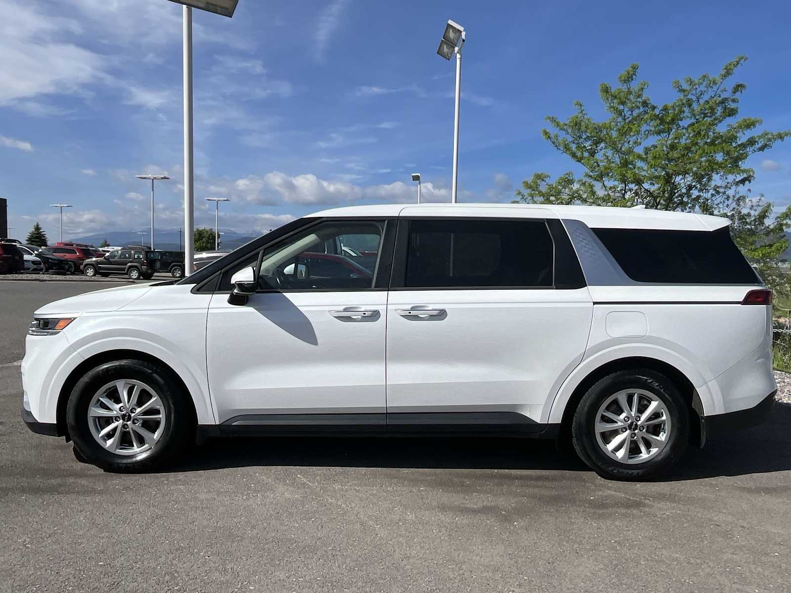 2022 Kia Carnival LXS 3