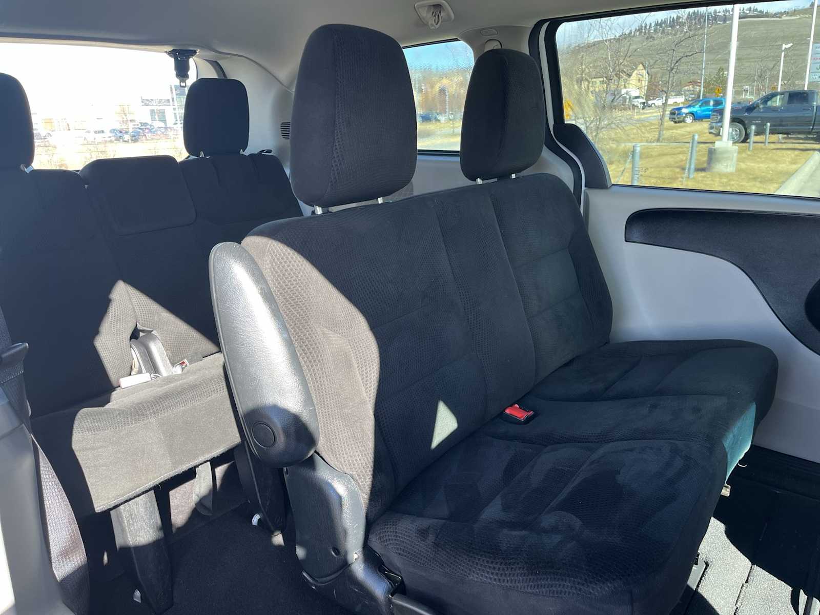 Thumbnail: 2016 Dodge Grand Caravan - 13