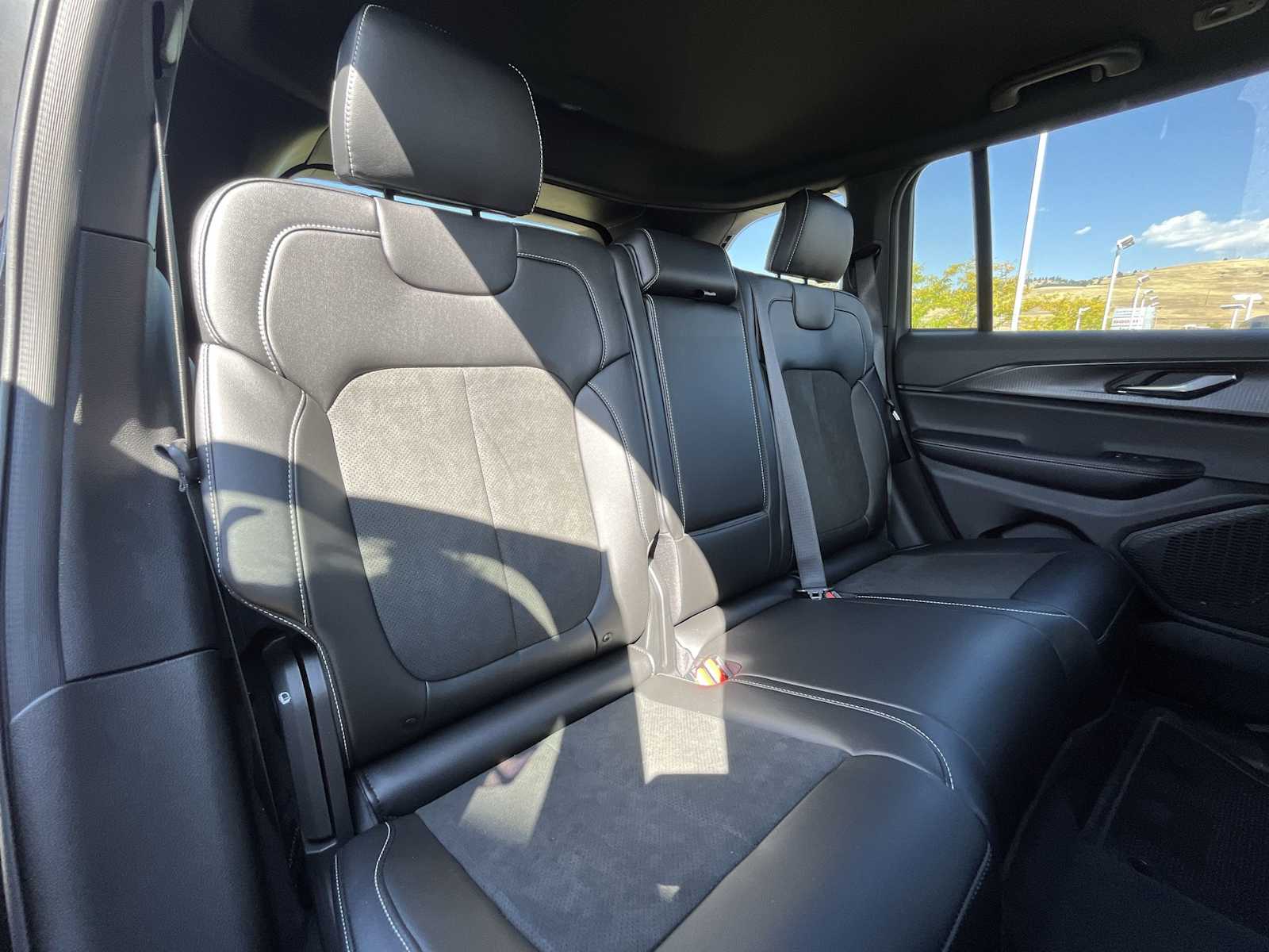 Thumbnail: 2025 Jeep Grand Cherokee - 13