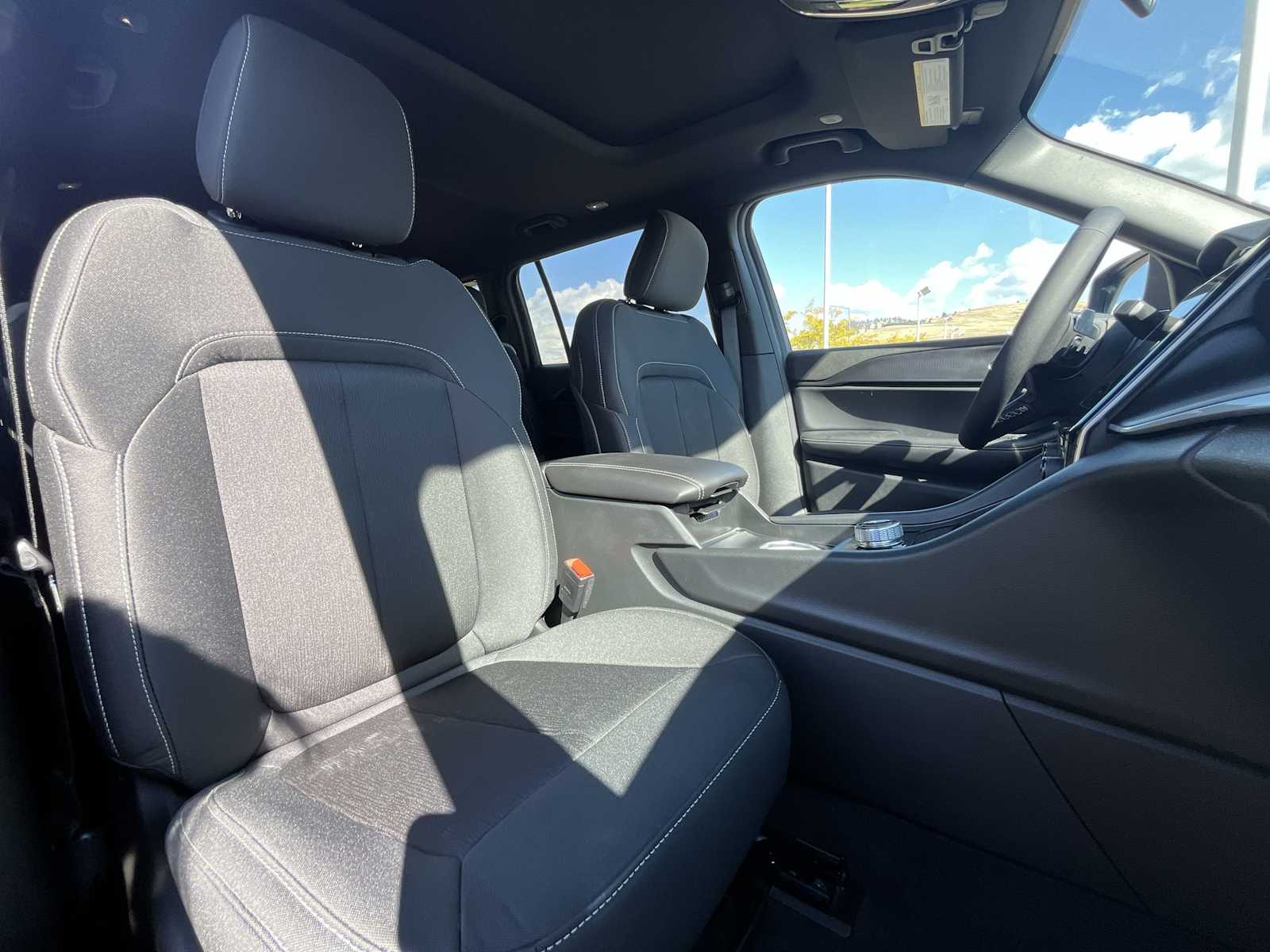 Thumbnail: 2025 Jeep Grand Cherokee - 14