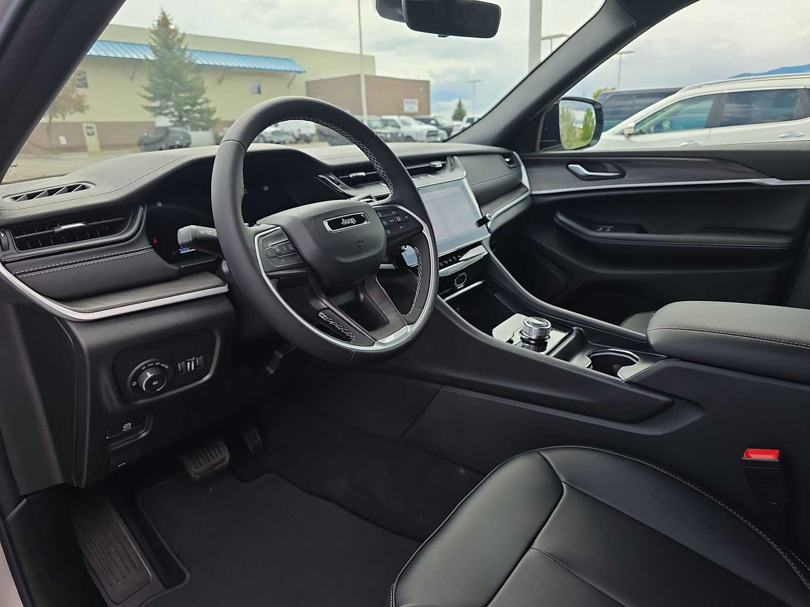 Thumbnail: 2026 Jeep Grand Cherokee - 4