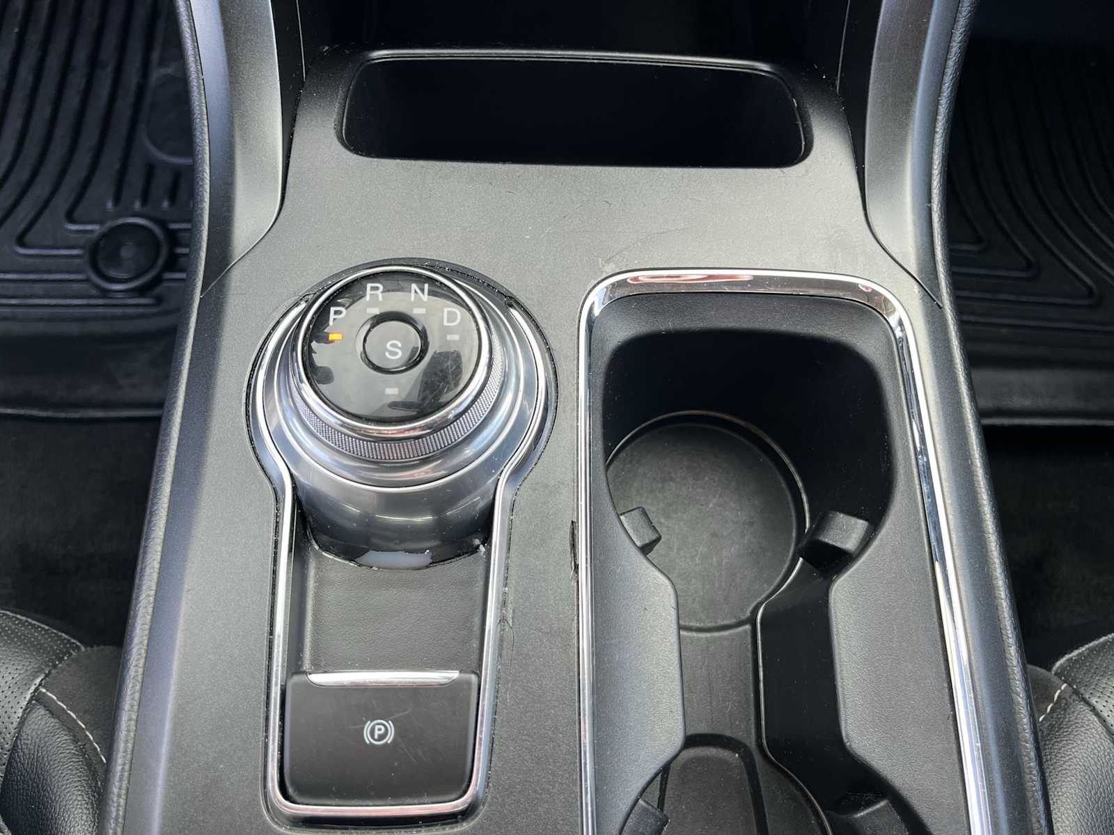 Thumbnail: 2020 Ford Fusion - 17