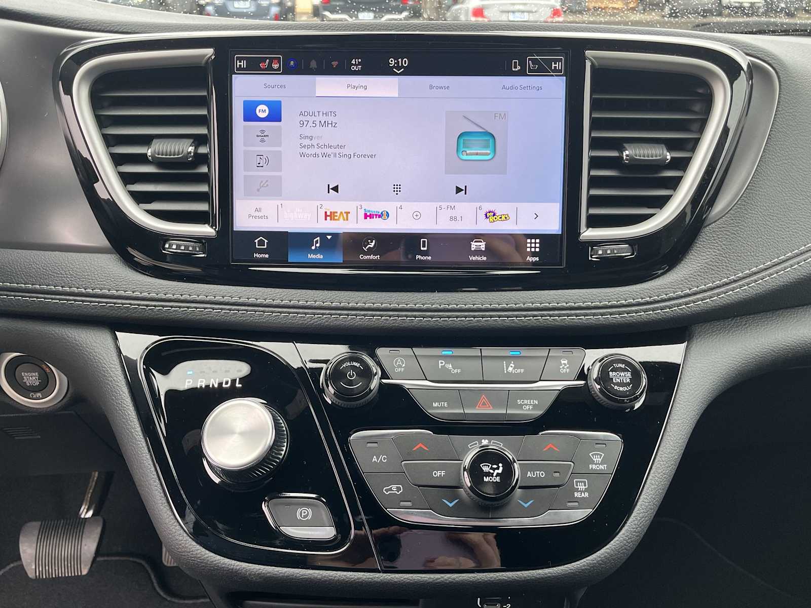 Thumbnail: 2026 Chrysler Pacifica - 16