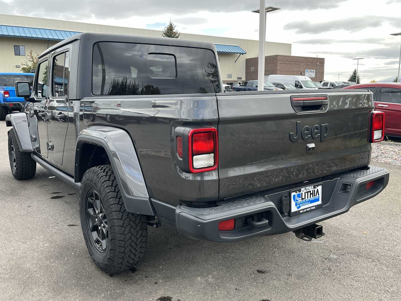 2021 Jeep Gladiator Sport photo 3