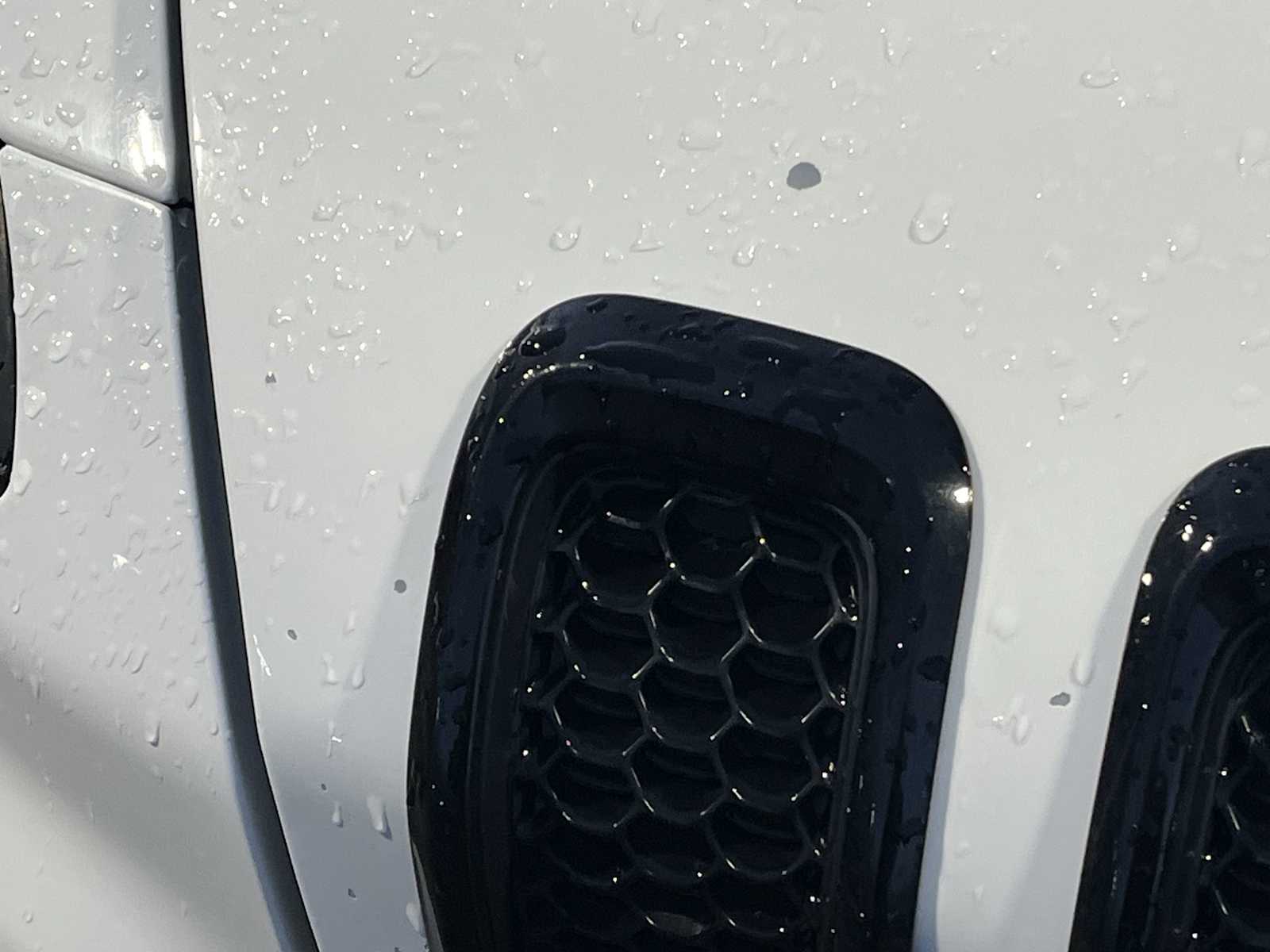 Thumbnail: 2017 Jeep Cherokee - 24