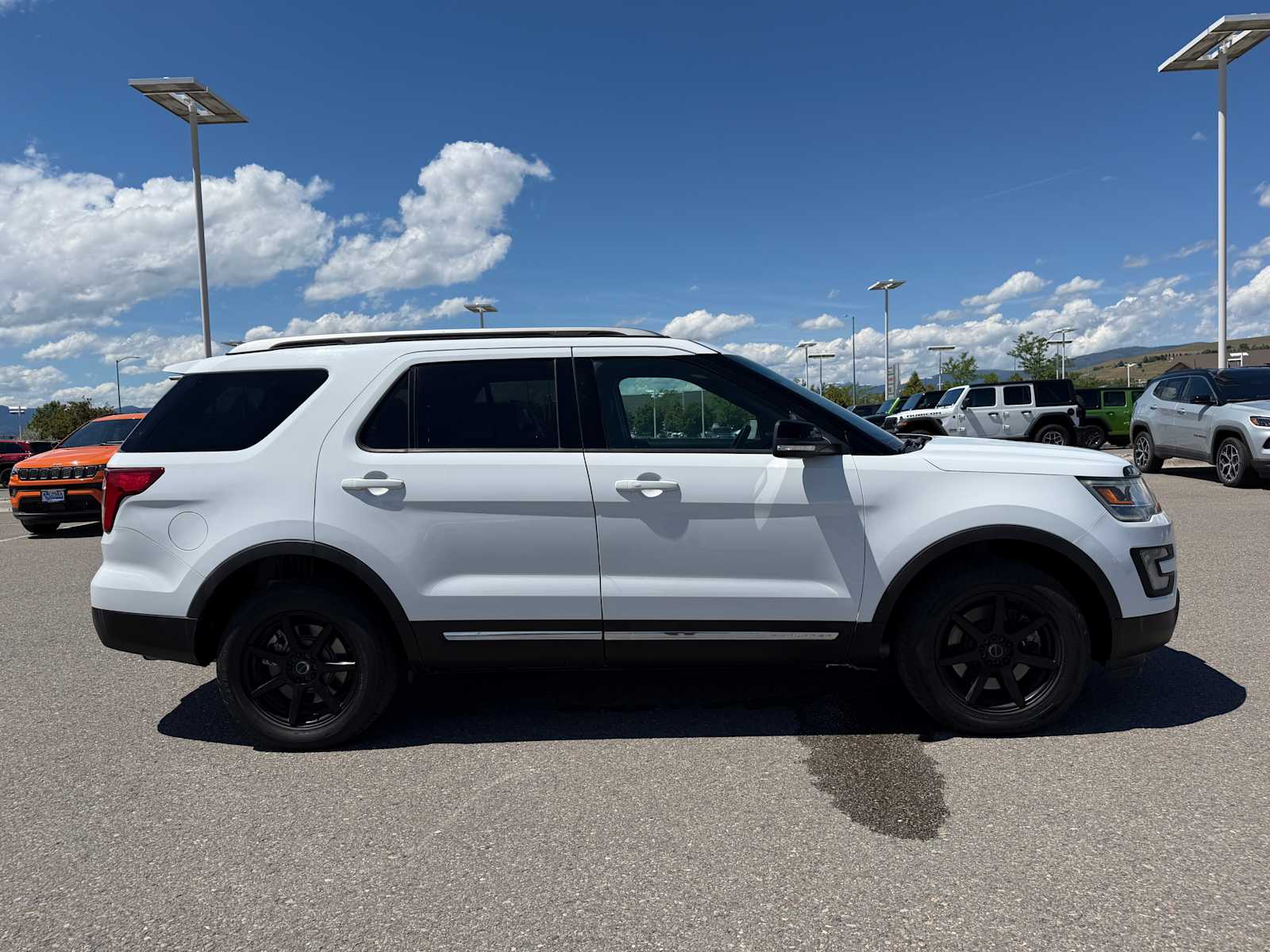 Thumbnail: 2017 Ford Explorer - 4