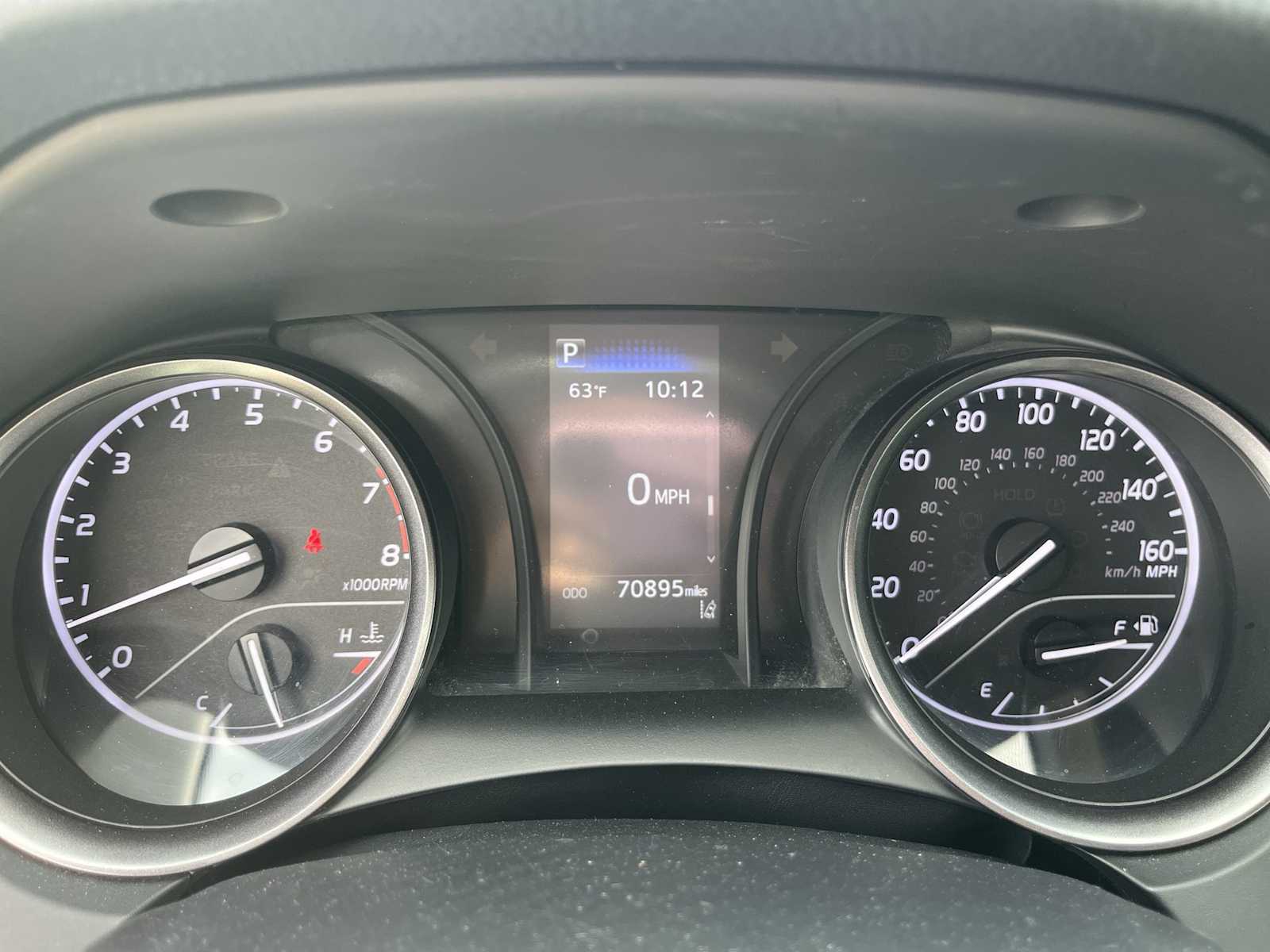 2021 Toyota Camry SE 18